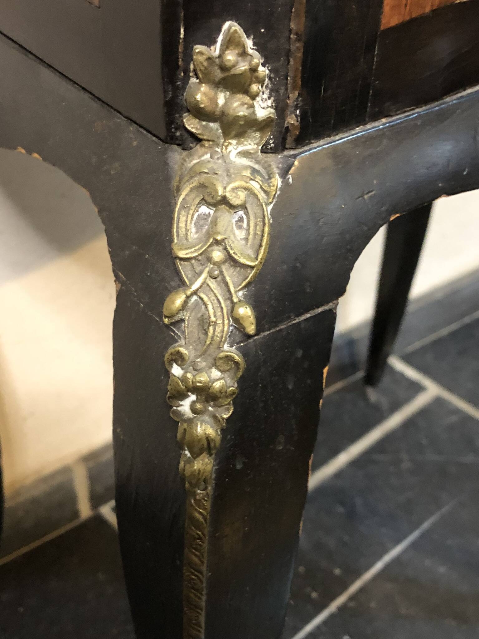 Dressing table / Worker in mercury glass marquetry and bronze fittings