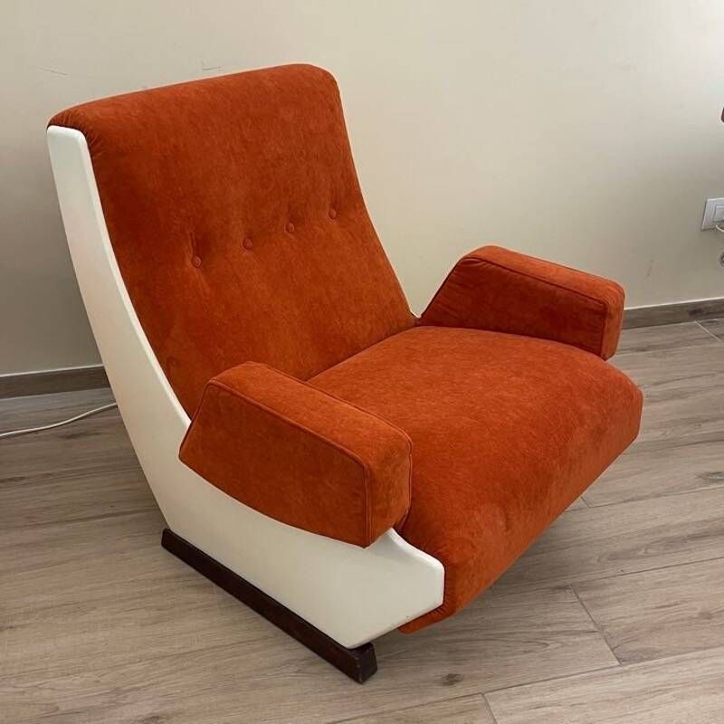 Italian lounge chair from the 1960s - 1970s.