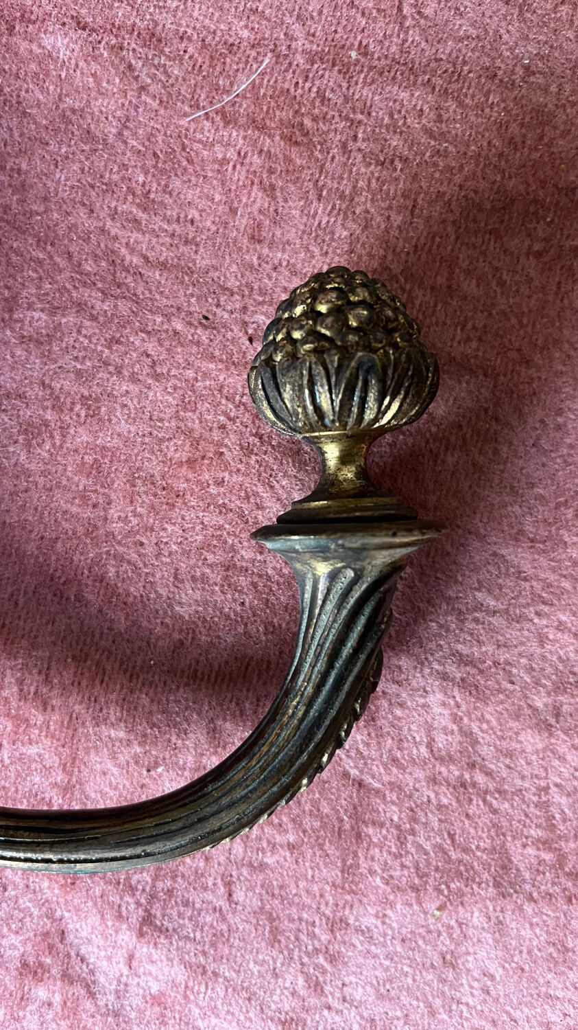 Golden bronze tieback