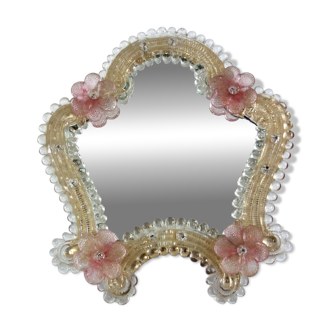 Venetian psyché mirror, blown glass from Murano, floral and beaded patterns.