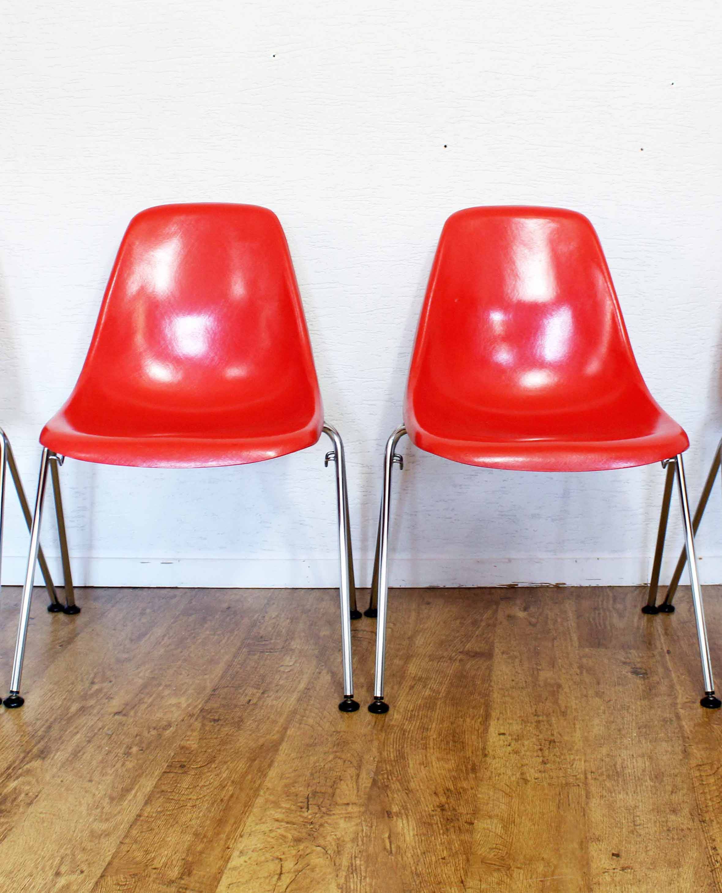 Pair of Stella fiberglass chairs