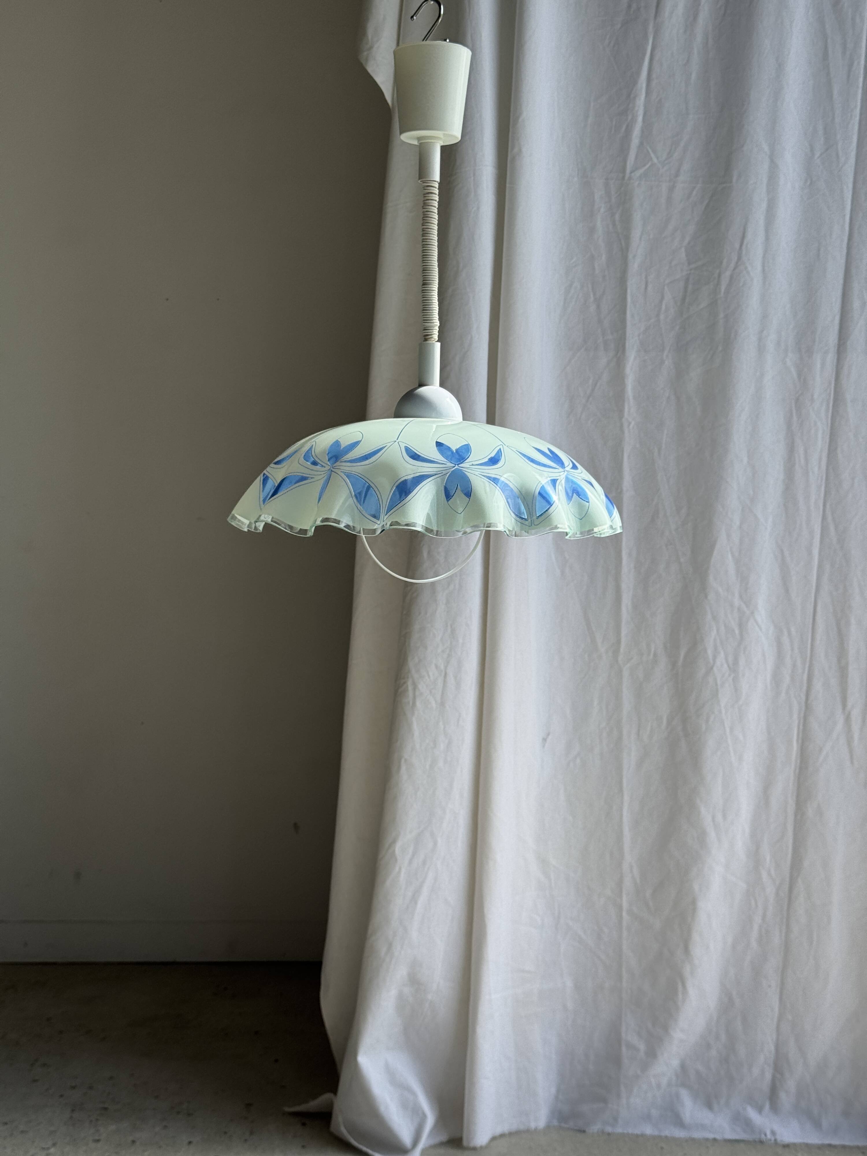 Vintage suspension in white and blue glass with wavy edge D46 H53