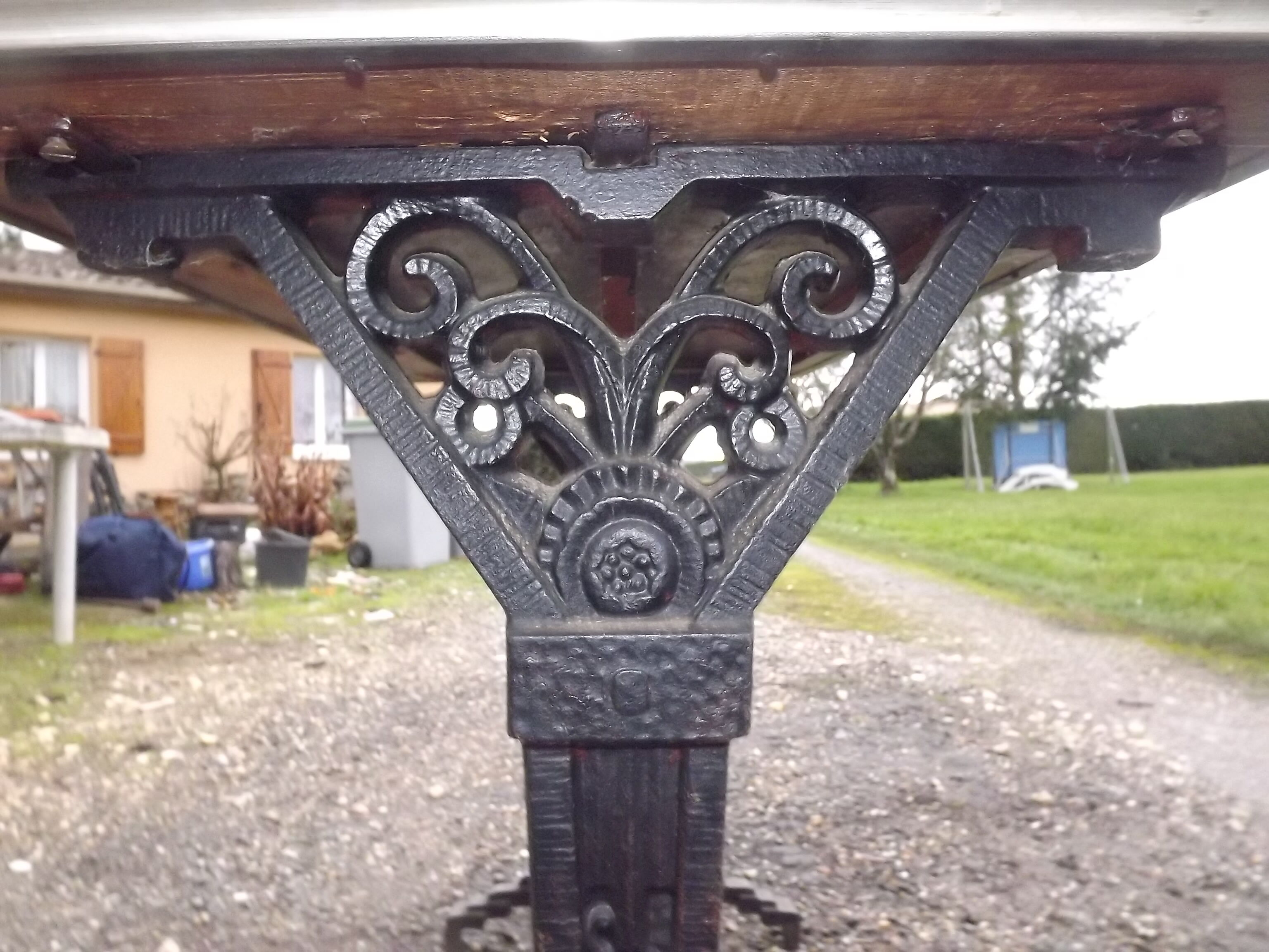 Bistro Art deco cast iron table