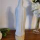 Statuette religieuse de la Vierge Marie en biscuit de porcelaine