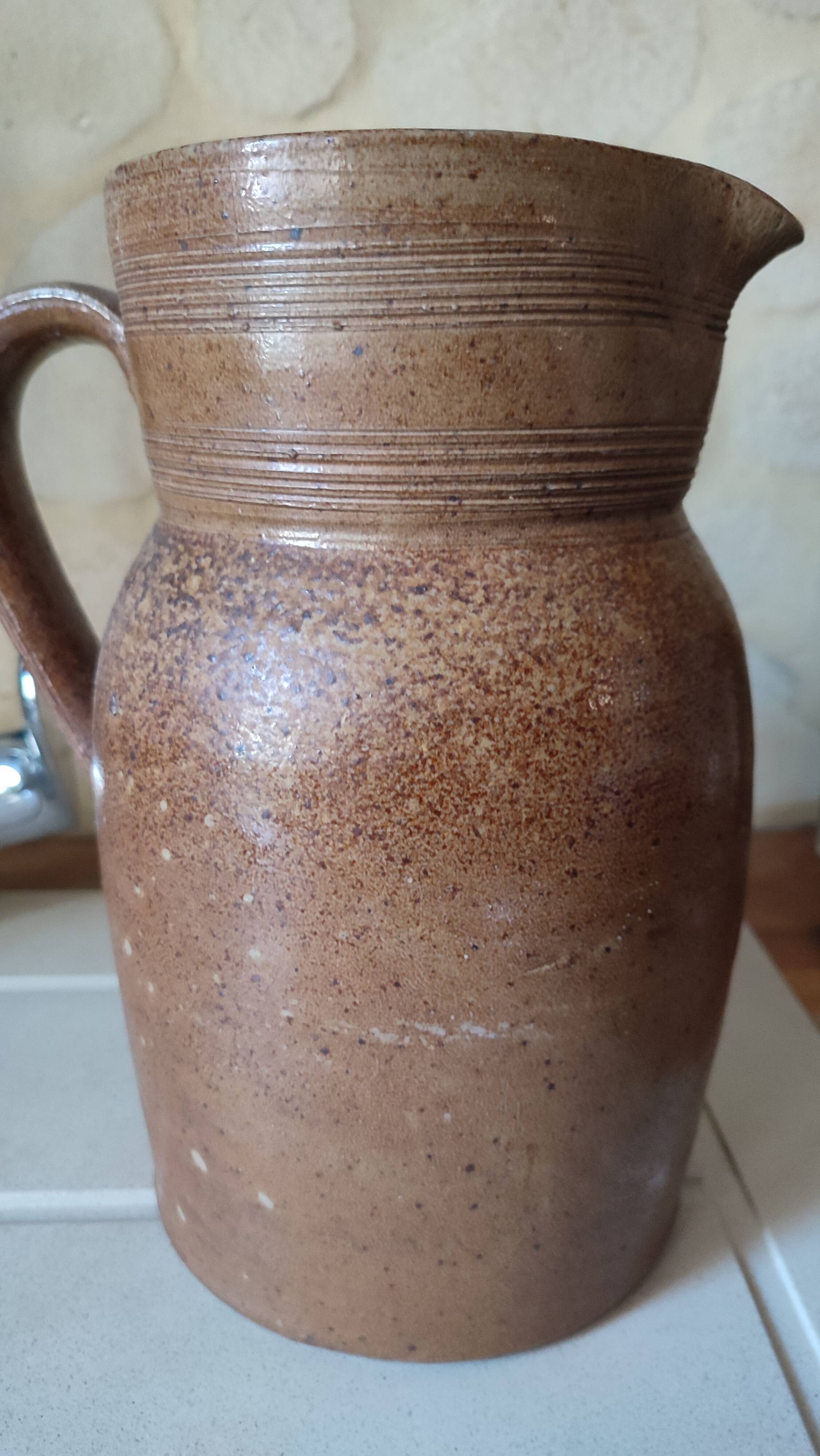 3 liter stoneware pitcher
