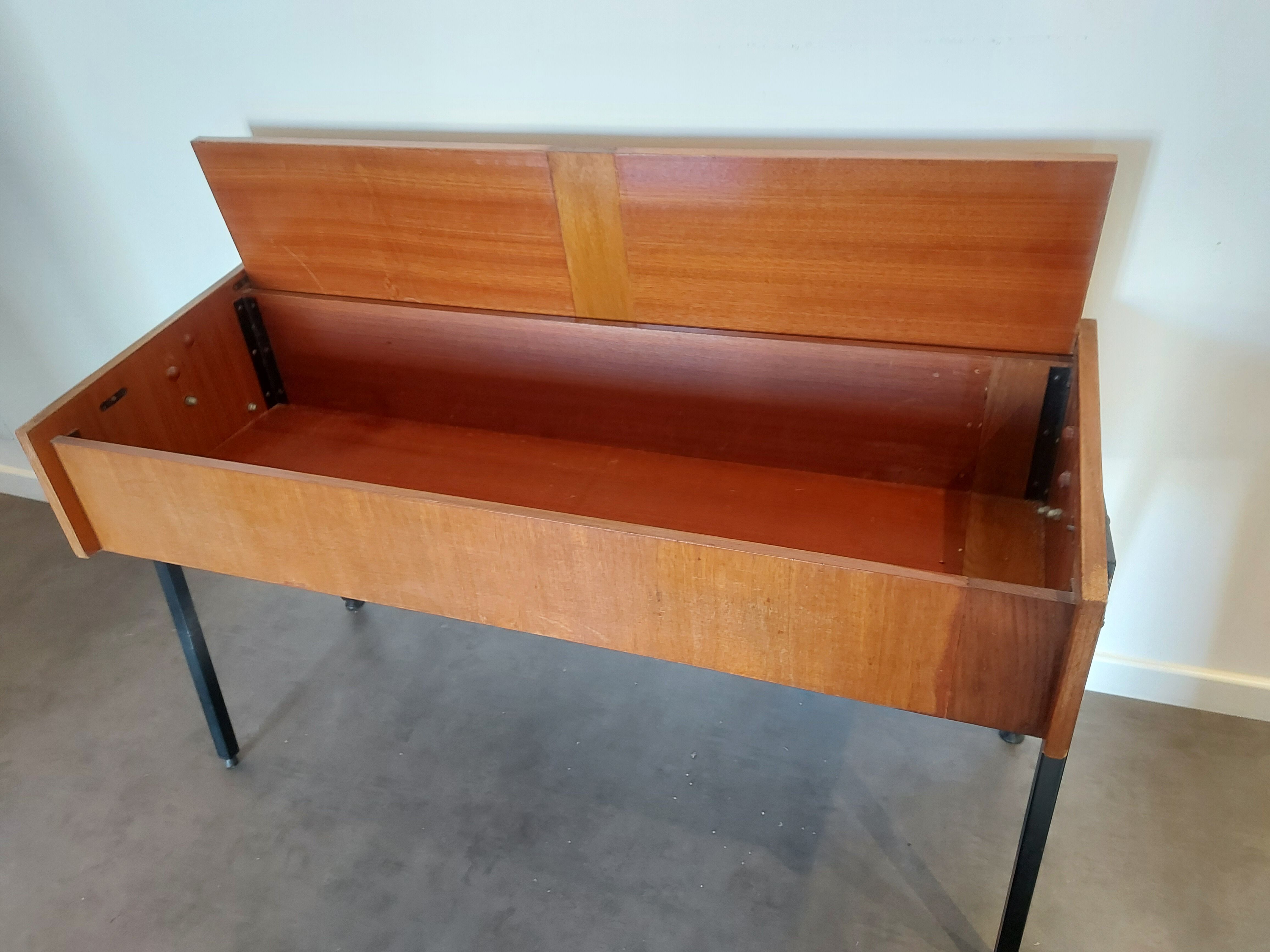 Console design 50'S