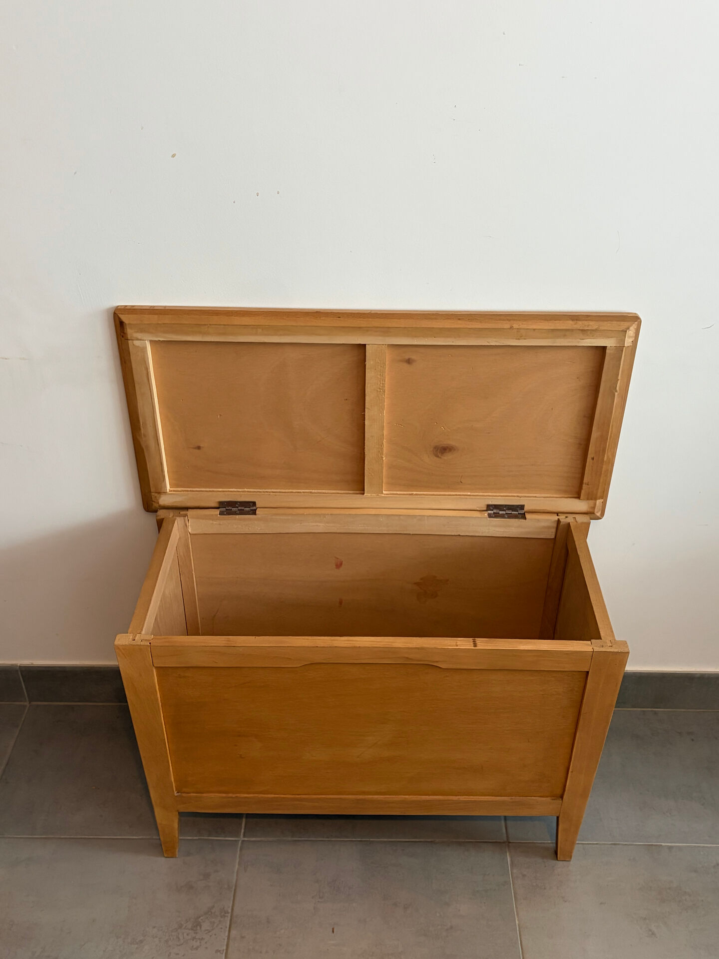 Vintage toy chest La Samaritaine