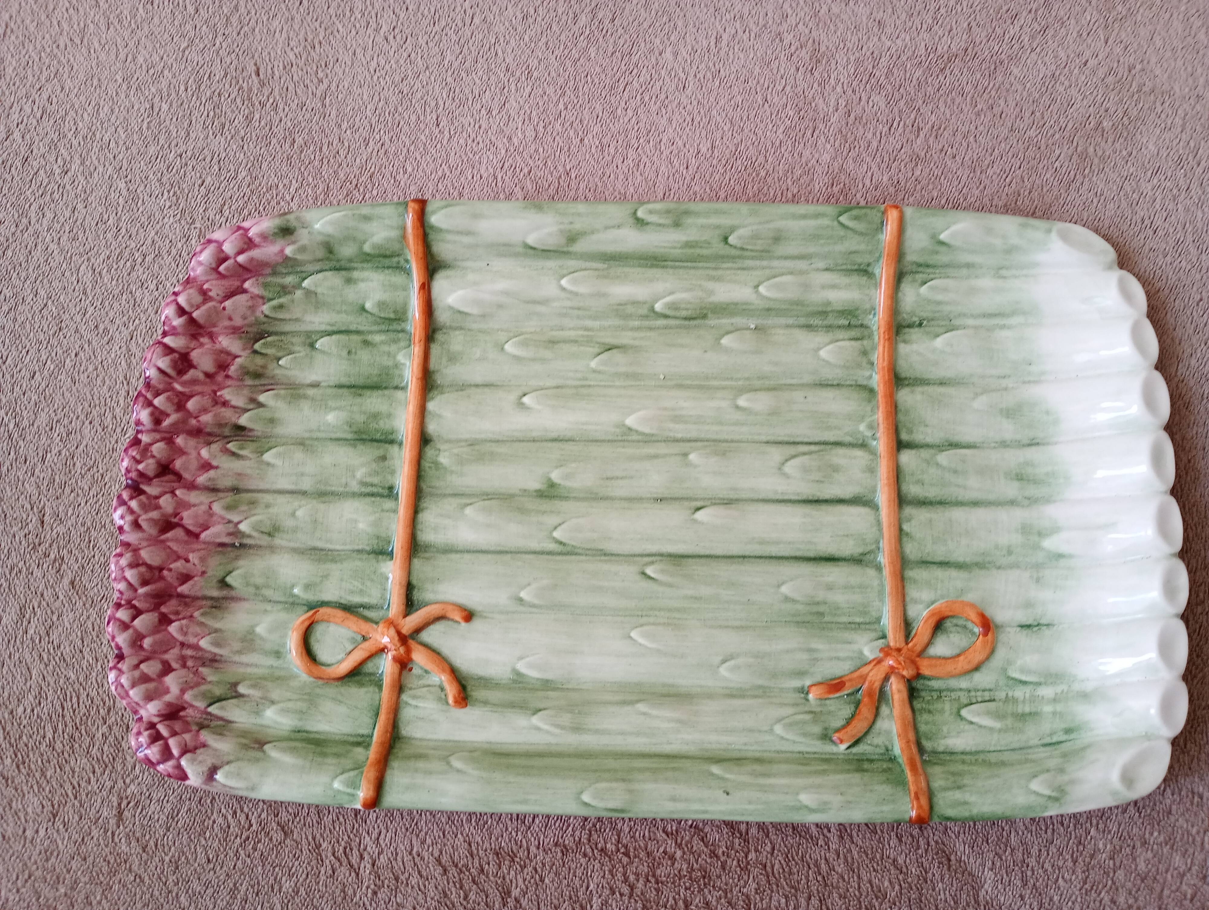 Asparagus barbotine dish