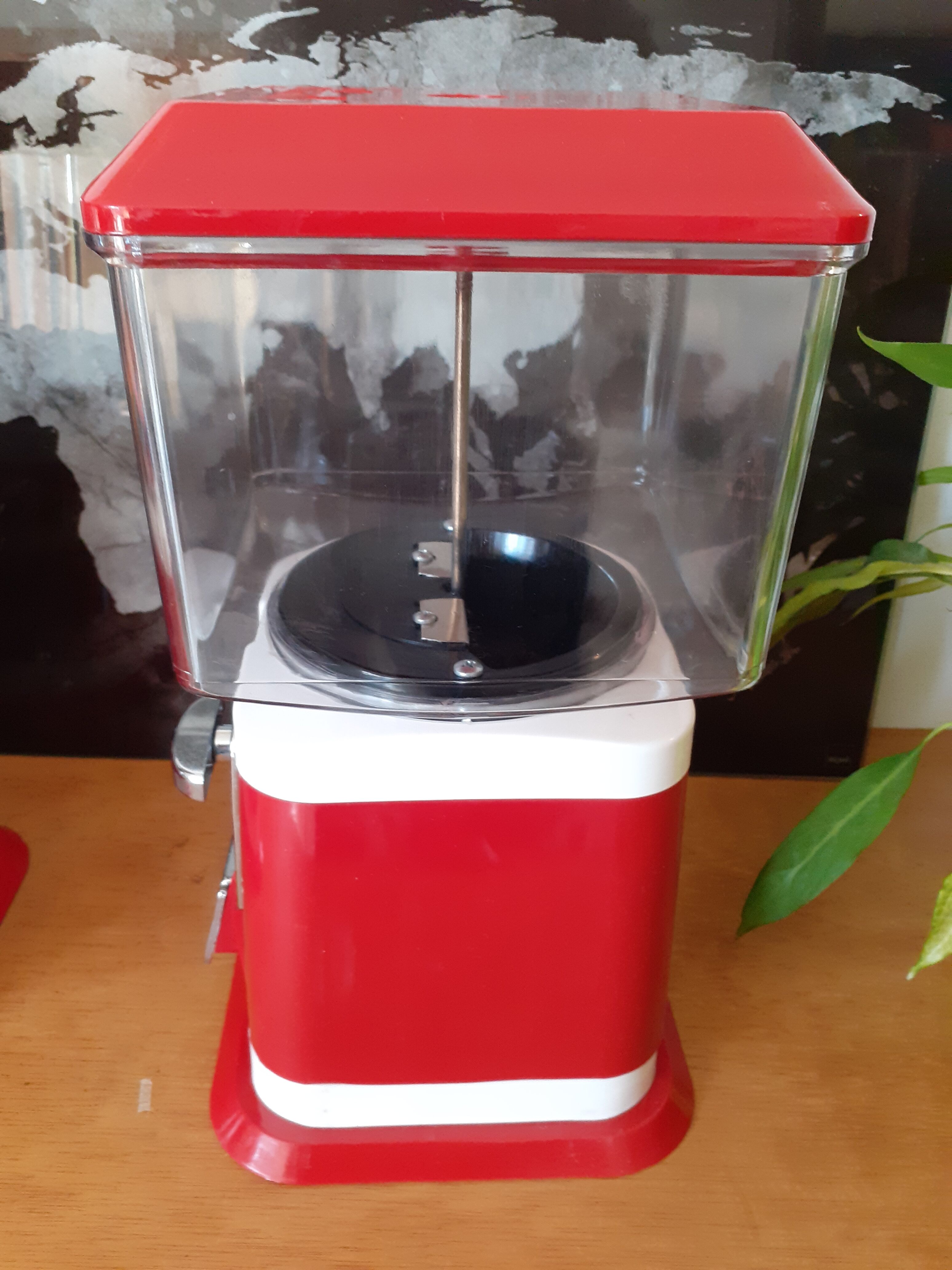 Chewing gums distributor, 80s