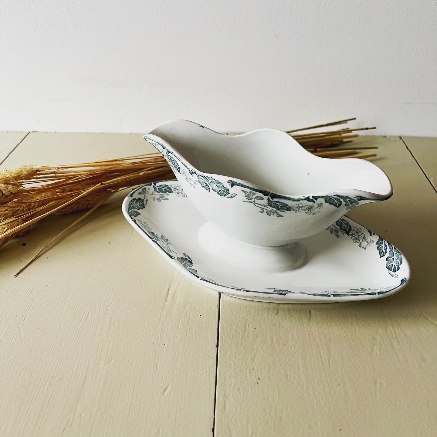 Saint Amand sauce boat