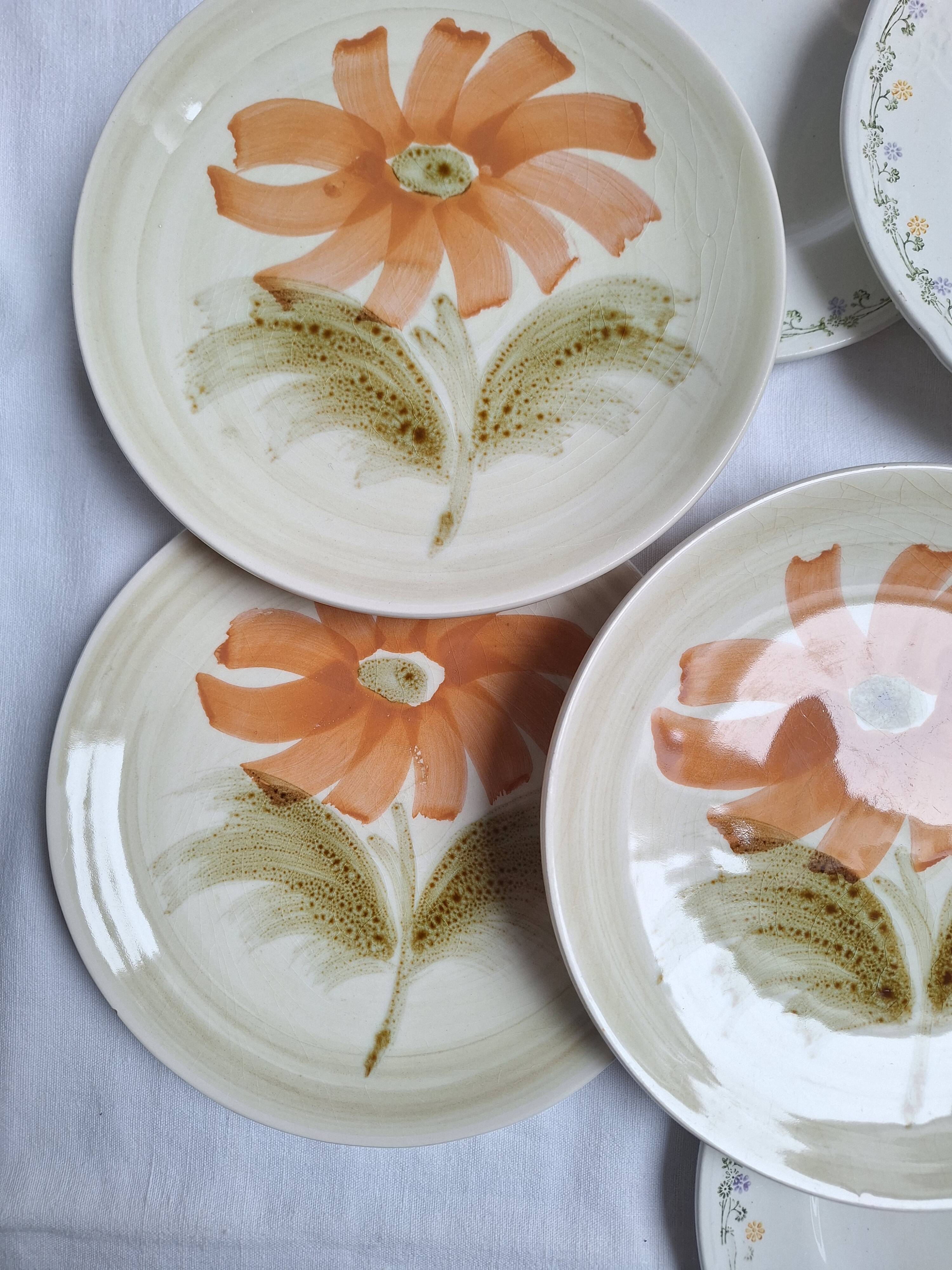 Assiettes à dessert Longwy et St Amand décore de fleurs