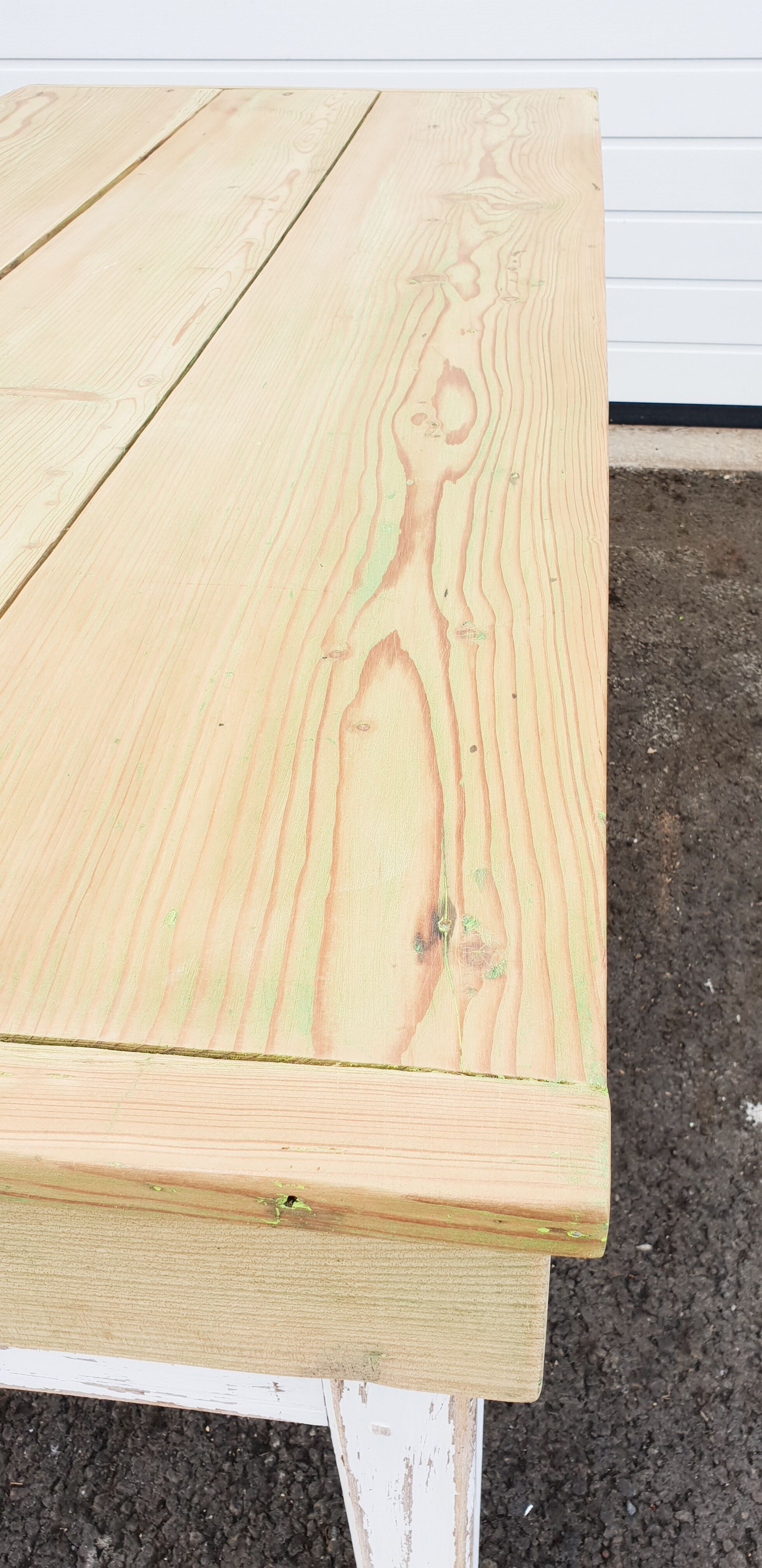 Farm table