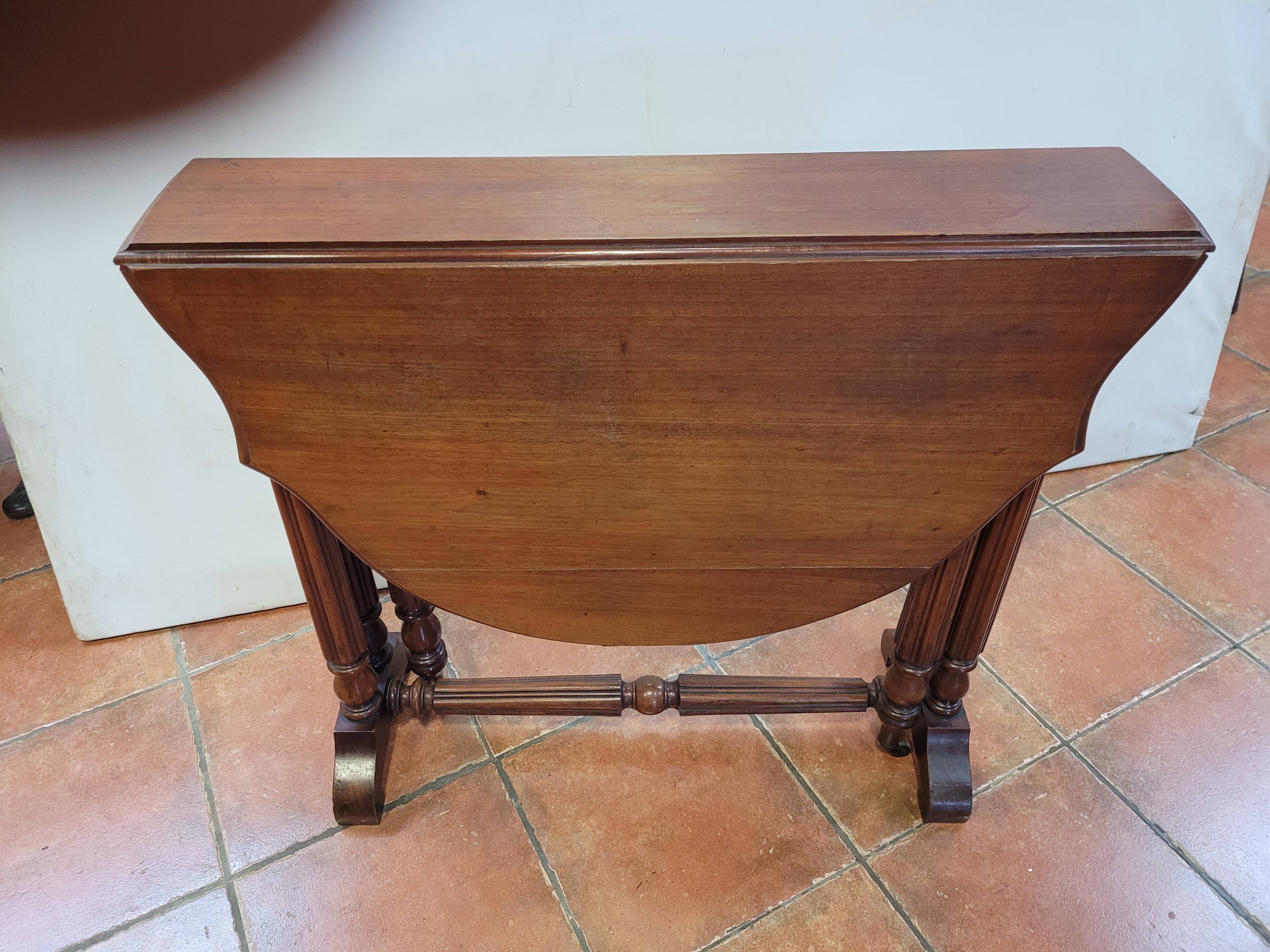 Table get leg en acajou