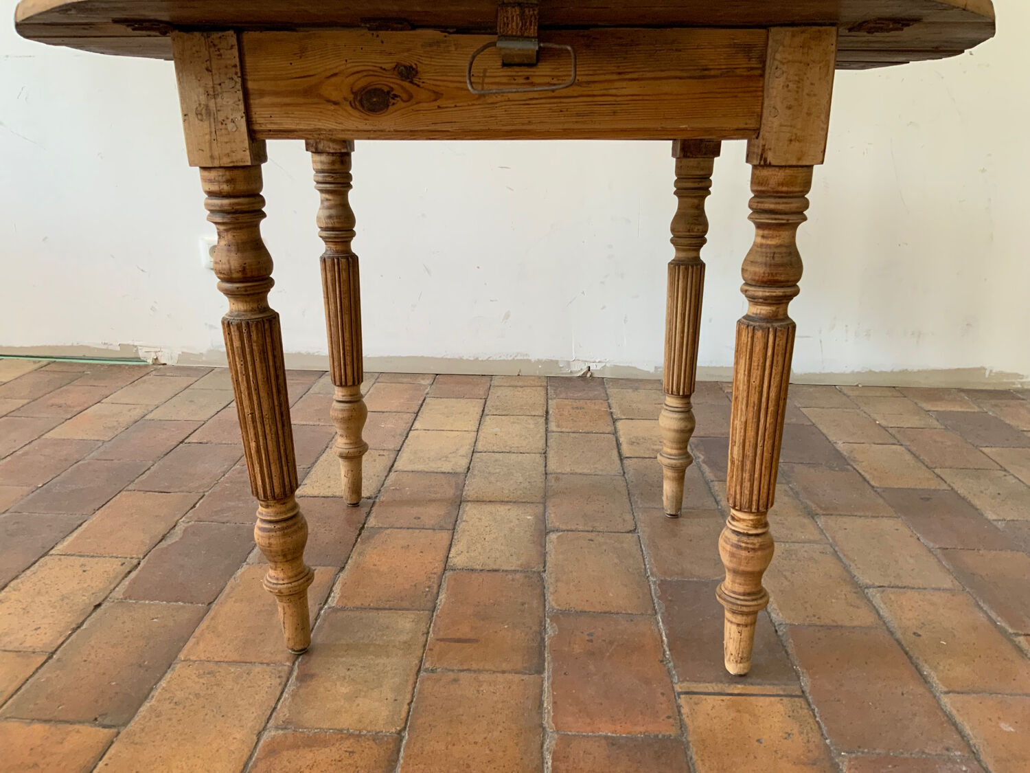 Table Louis Philippe