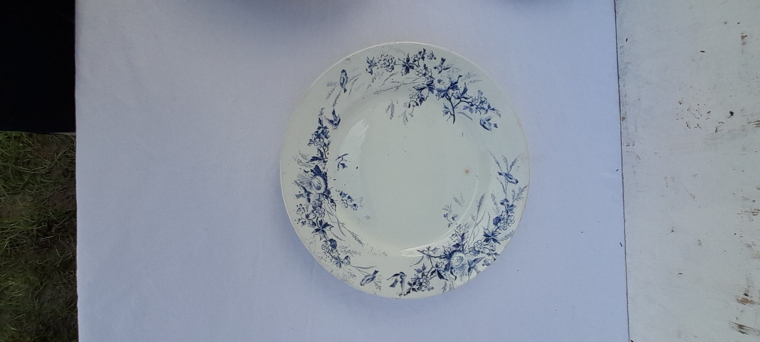8 flat earthenware plates Creil and Montereau late nineteenth diam 23 cm