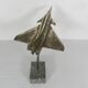 Sculpture en laiton d'un avion de chasse par François Melin