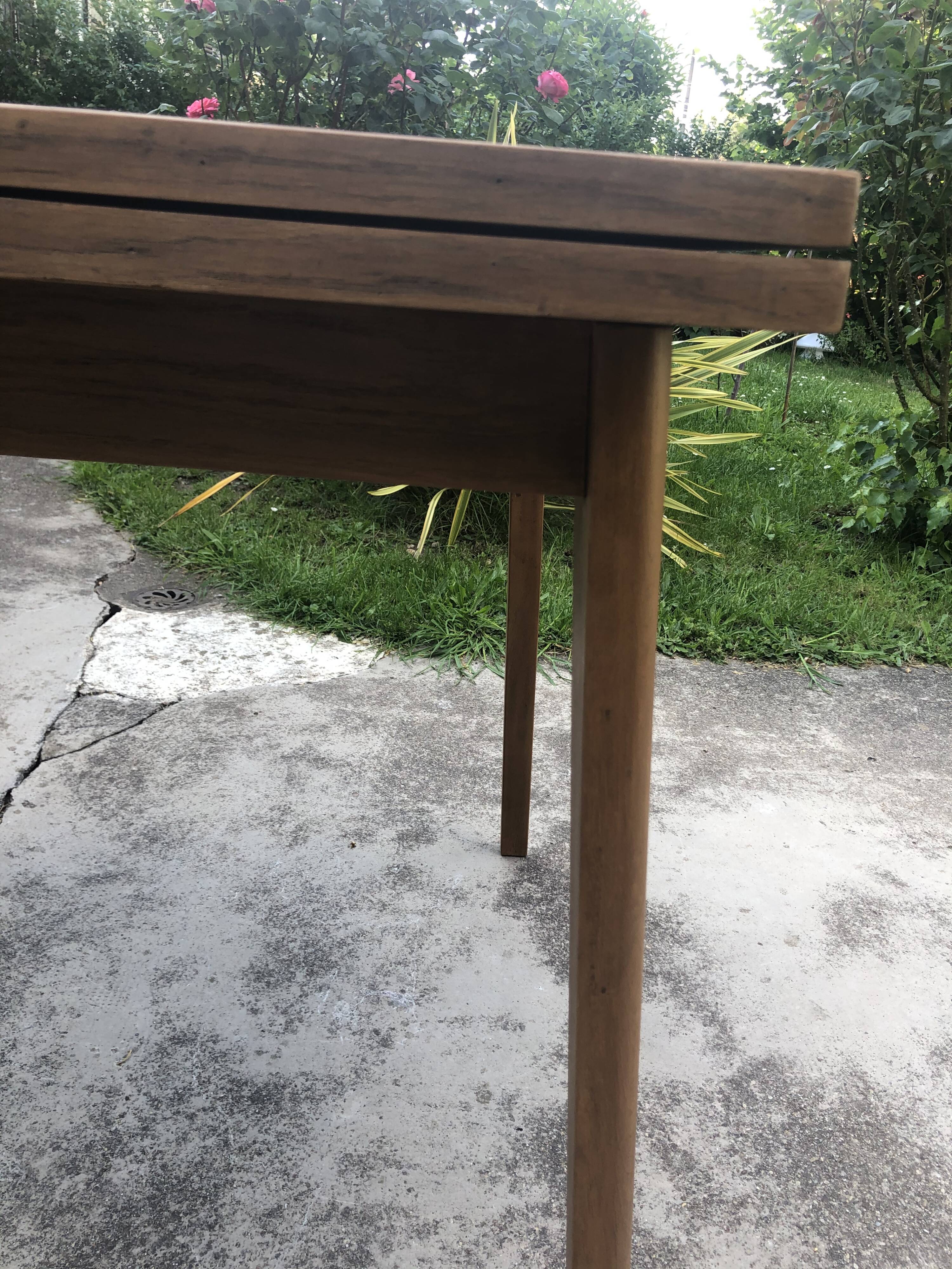 Vintage wallet table