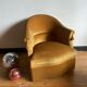 Fauteuil crapaud vintage jaune doré