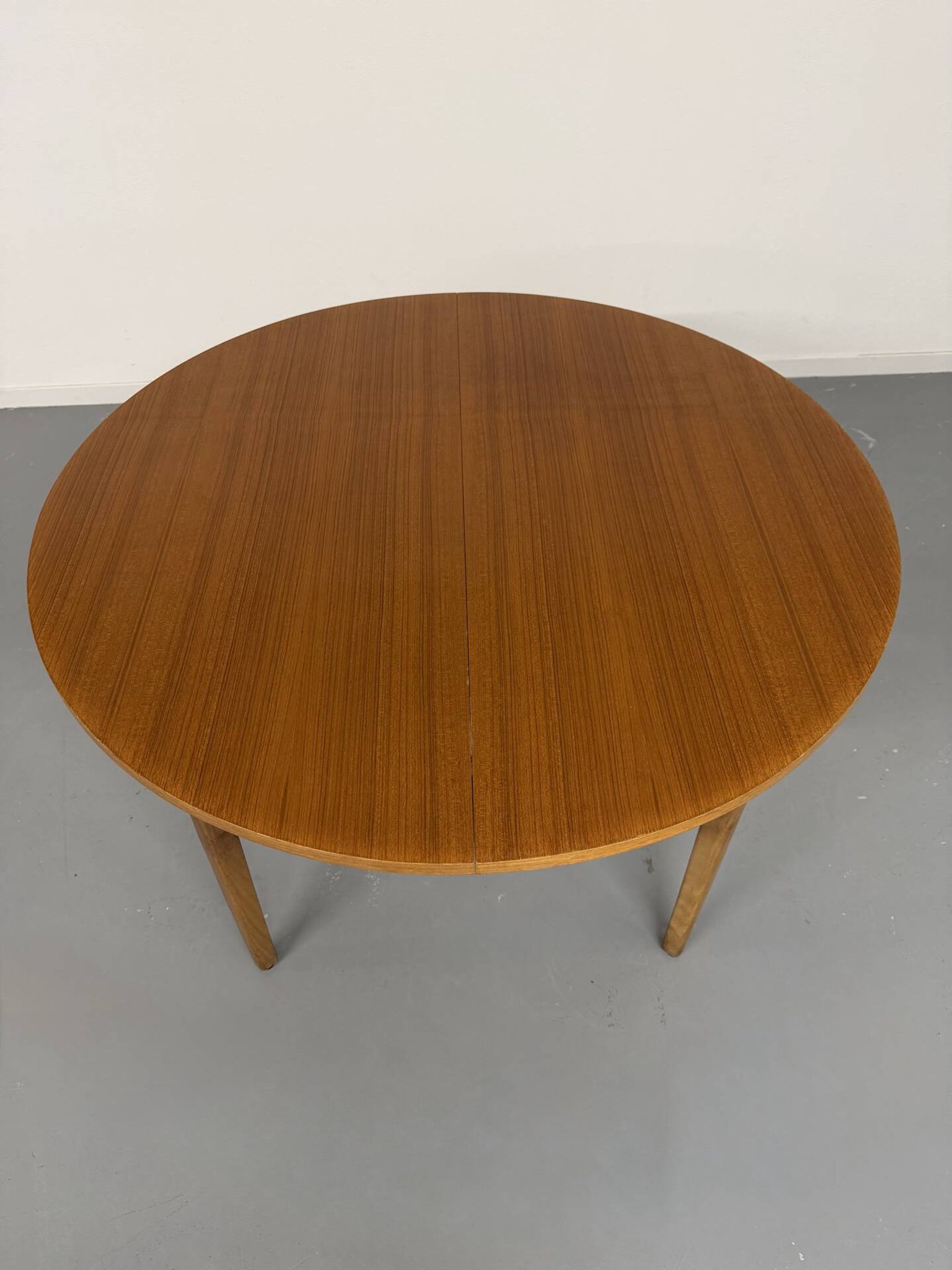 Vintage teak extendable round dining table Scandinavian design 1960s