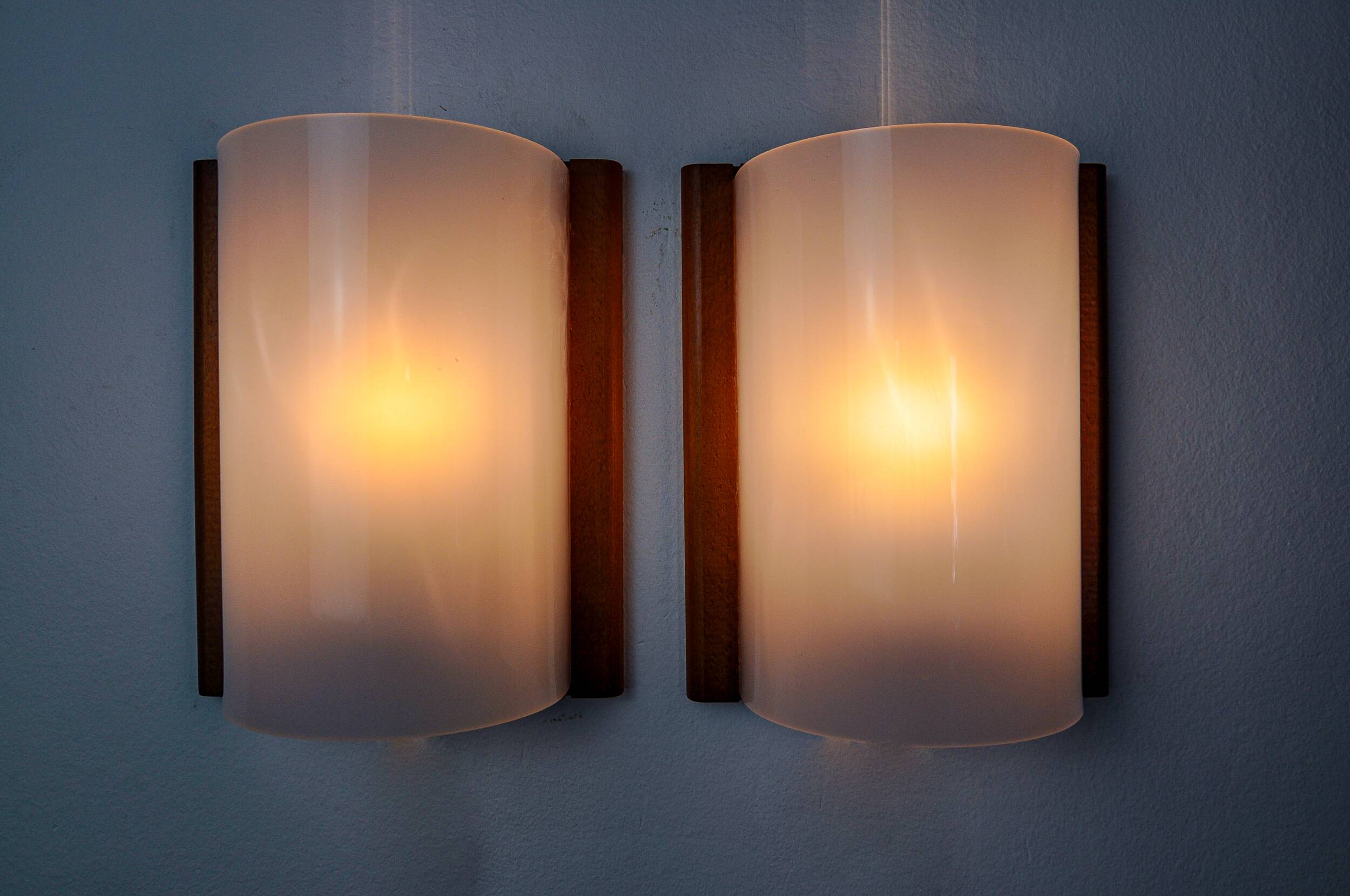 Pair of pine and methacrylate wall lights, Spain 1980