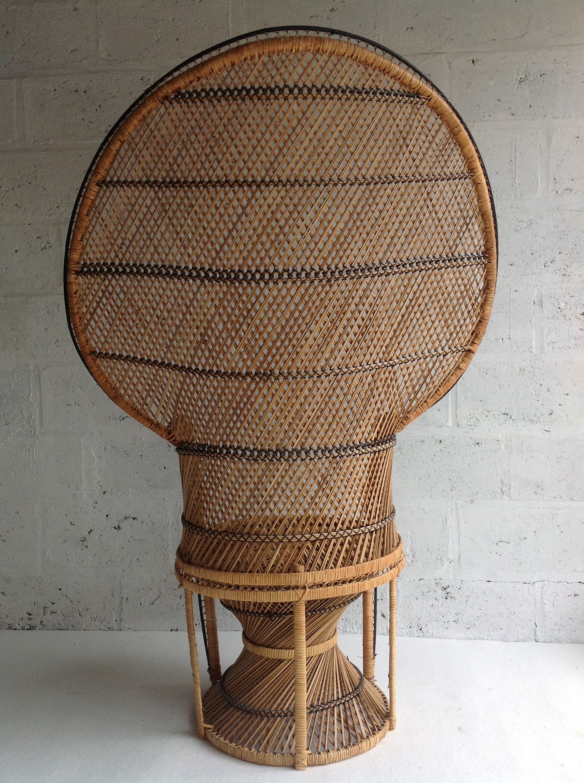 Emmanuelle chair