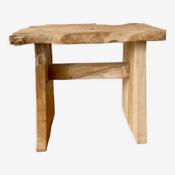 Tabouret bas en bois brut