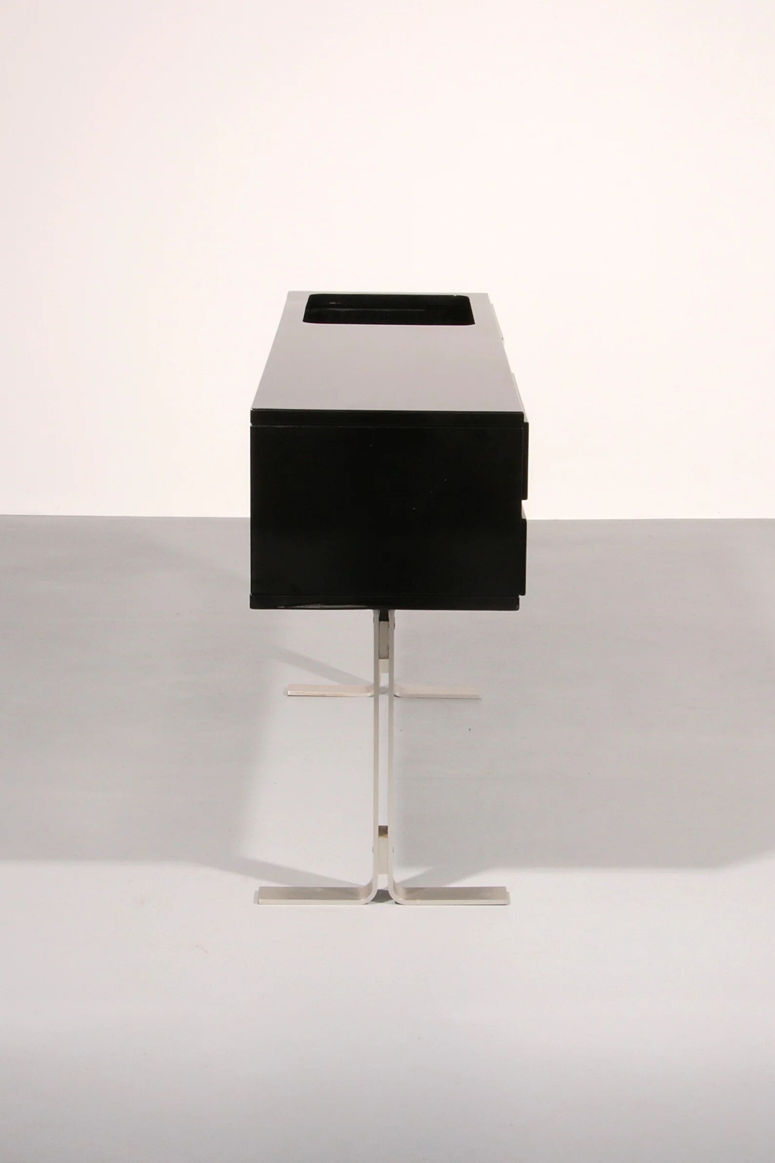 Stunning Willy Rizzo bar / sideboard in black & stainless steel, Italy 1969