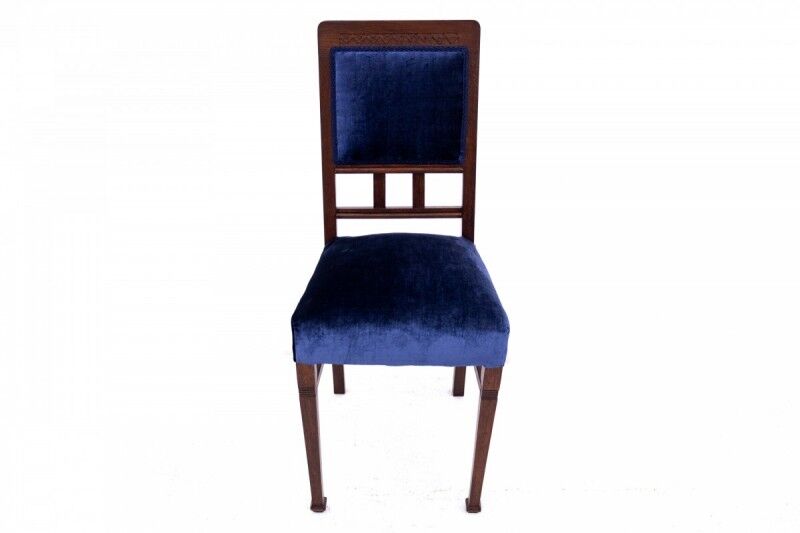 Table et chaises Art nouveau des années 1930. Après rénovation.