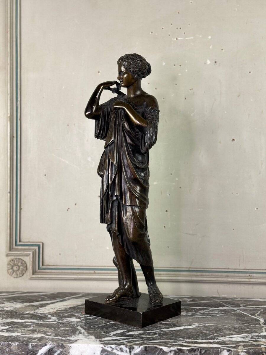 Diane de Gabies, bronze after the antique, brown patina, 19th century