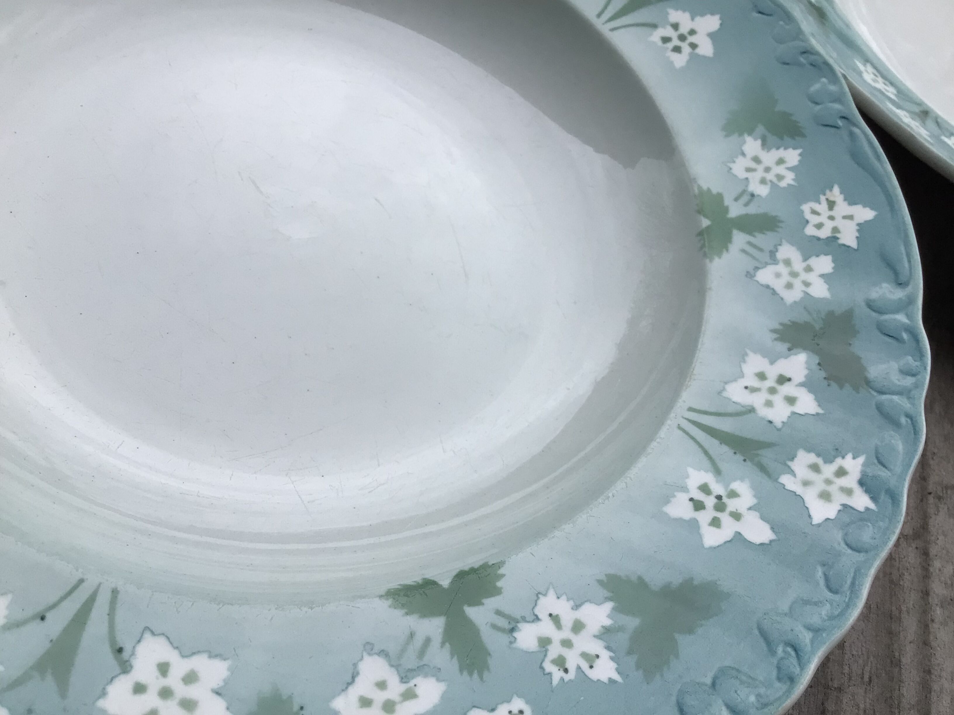 5 Hollow plates Sarreguemines wavy edge blue white flowers