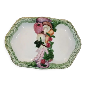 Serving dish in slip with compartment