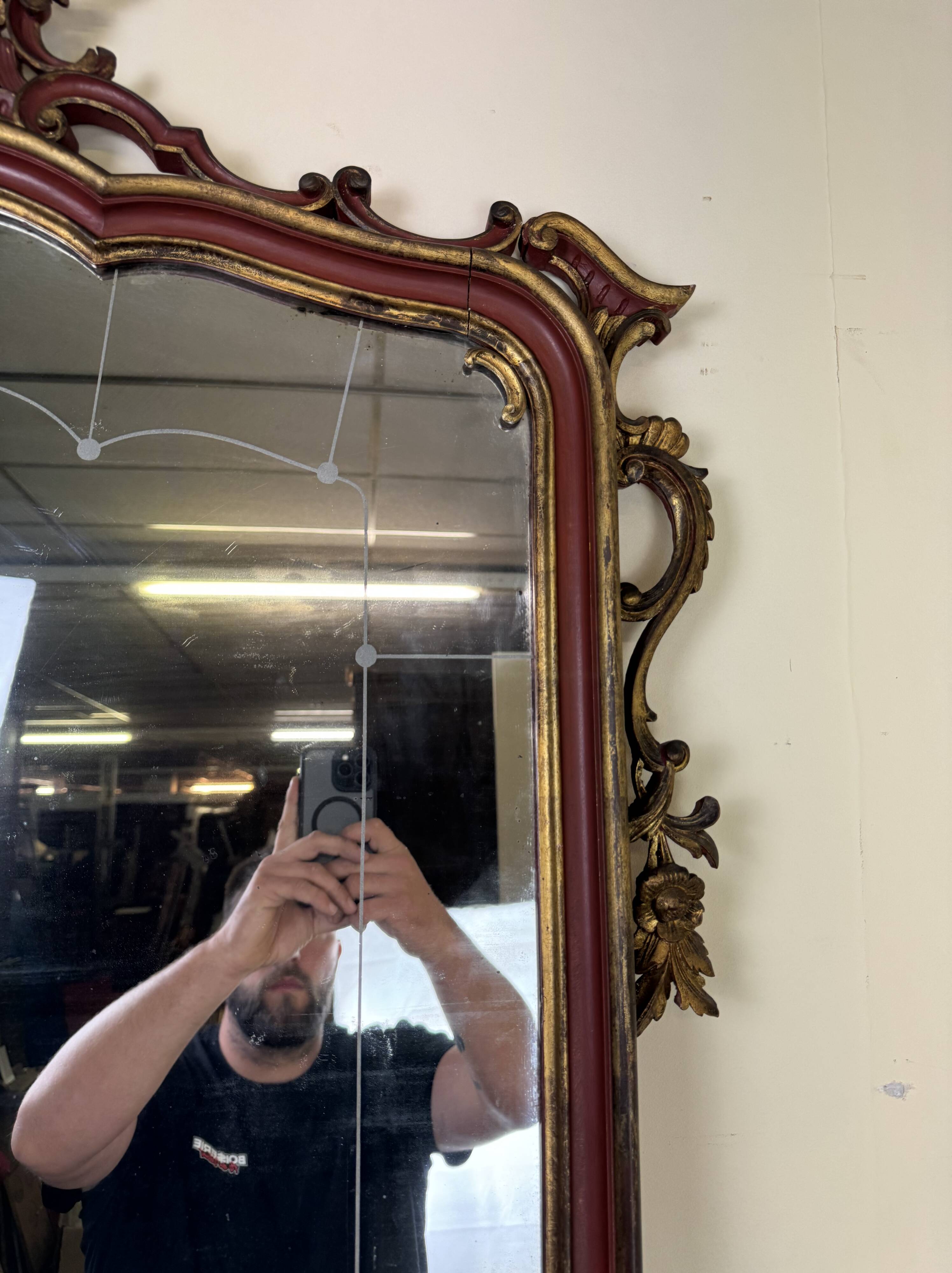 Important Venetian Baroque mirror in Louis XV style in lacquered and gilded wood