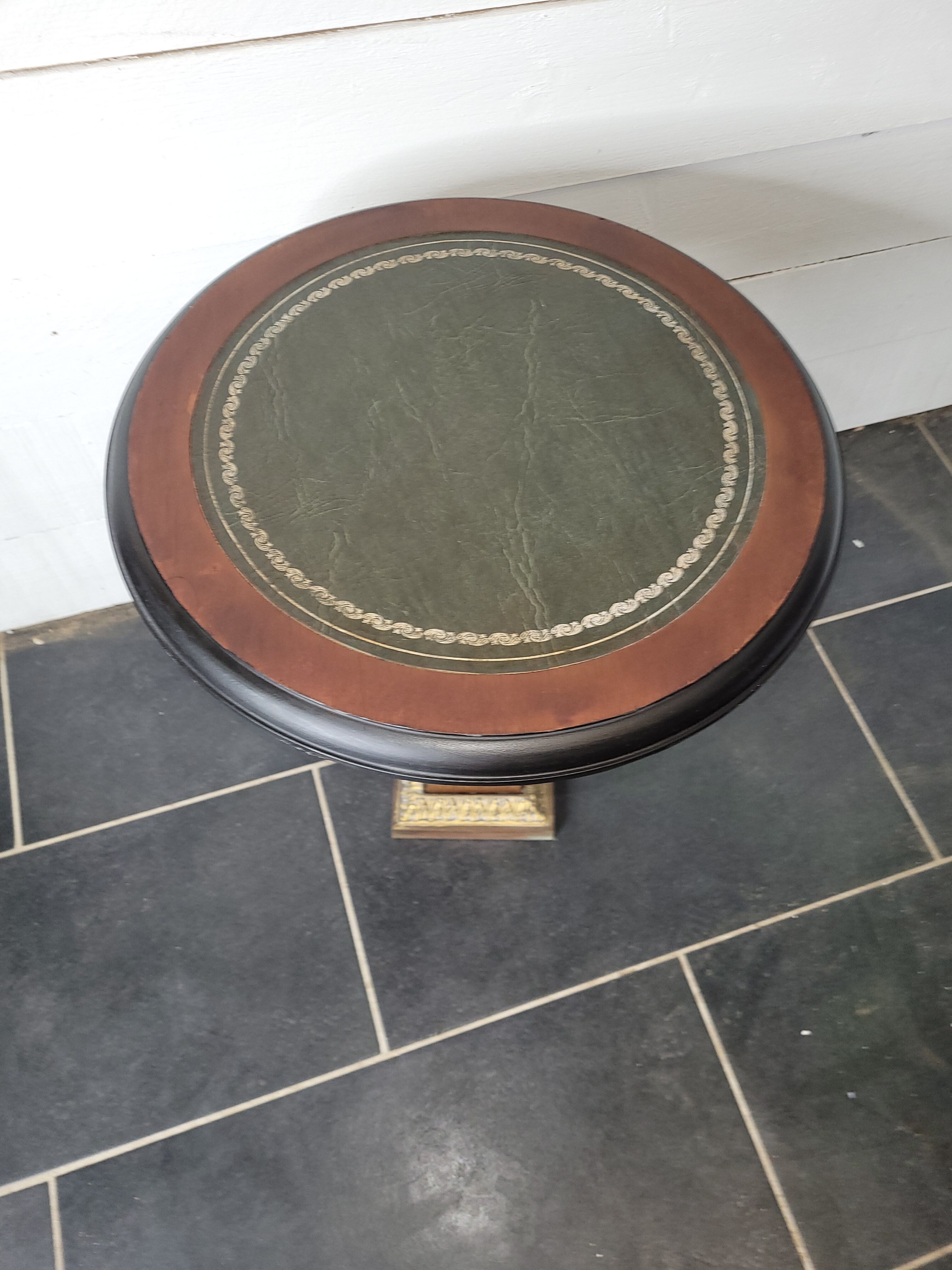 Table d'appoint style empire en bronze