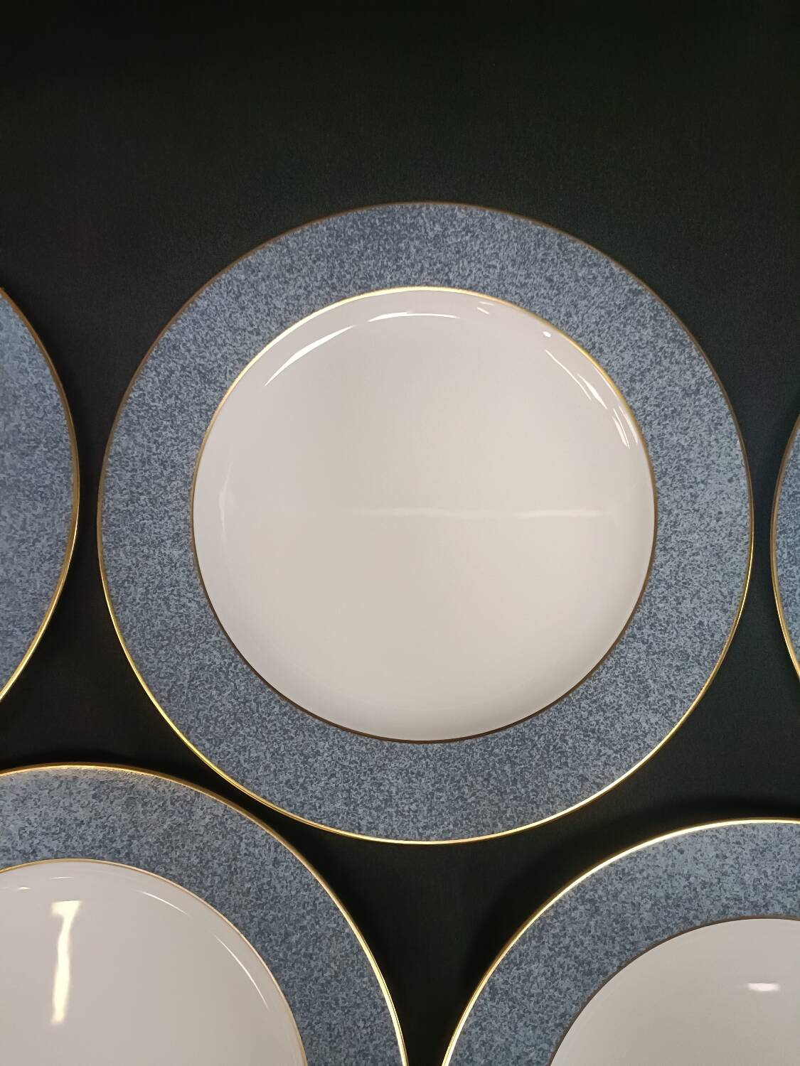 Service à dessert en porcelaine de Limoges Bernardaud avec plat et 12 assiettes