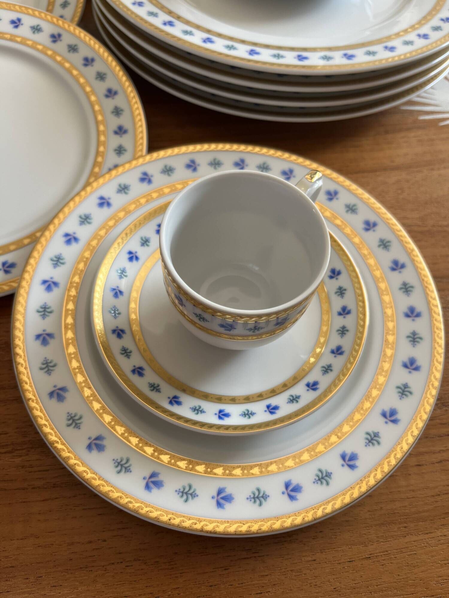 Service of 12 fine porcelain pieces Karlovy Vary Porcelain