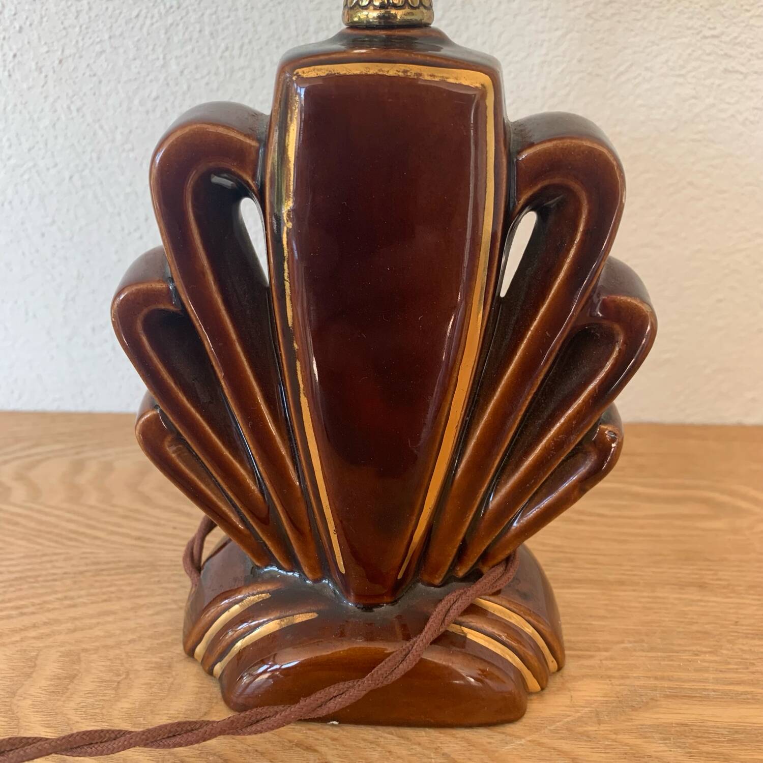 ▪️Art Deco Ceramic and Globe Lamp Stylized Shell Brown and Gold