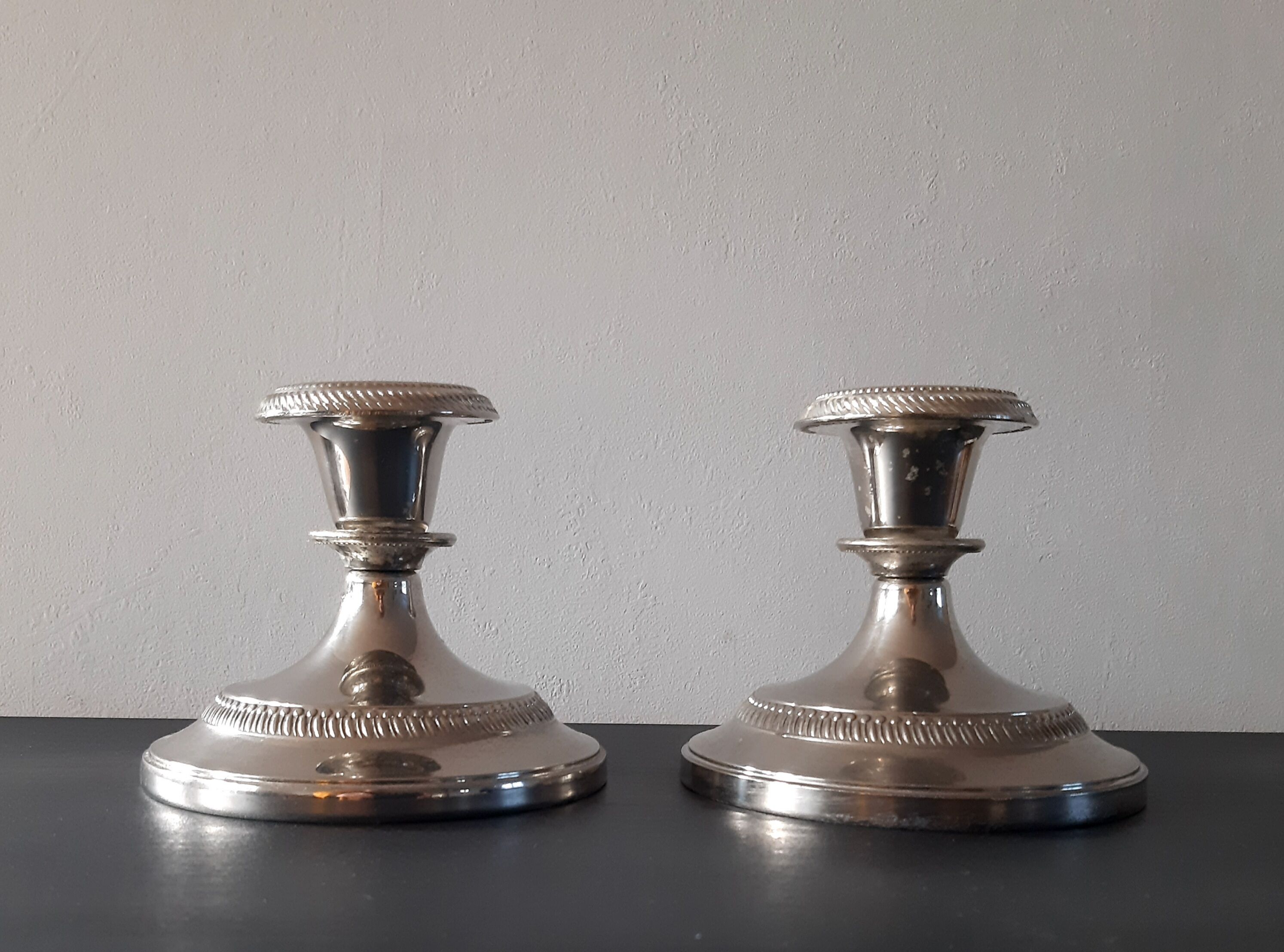 Duo de bougeoirs en zinc