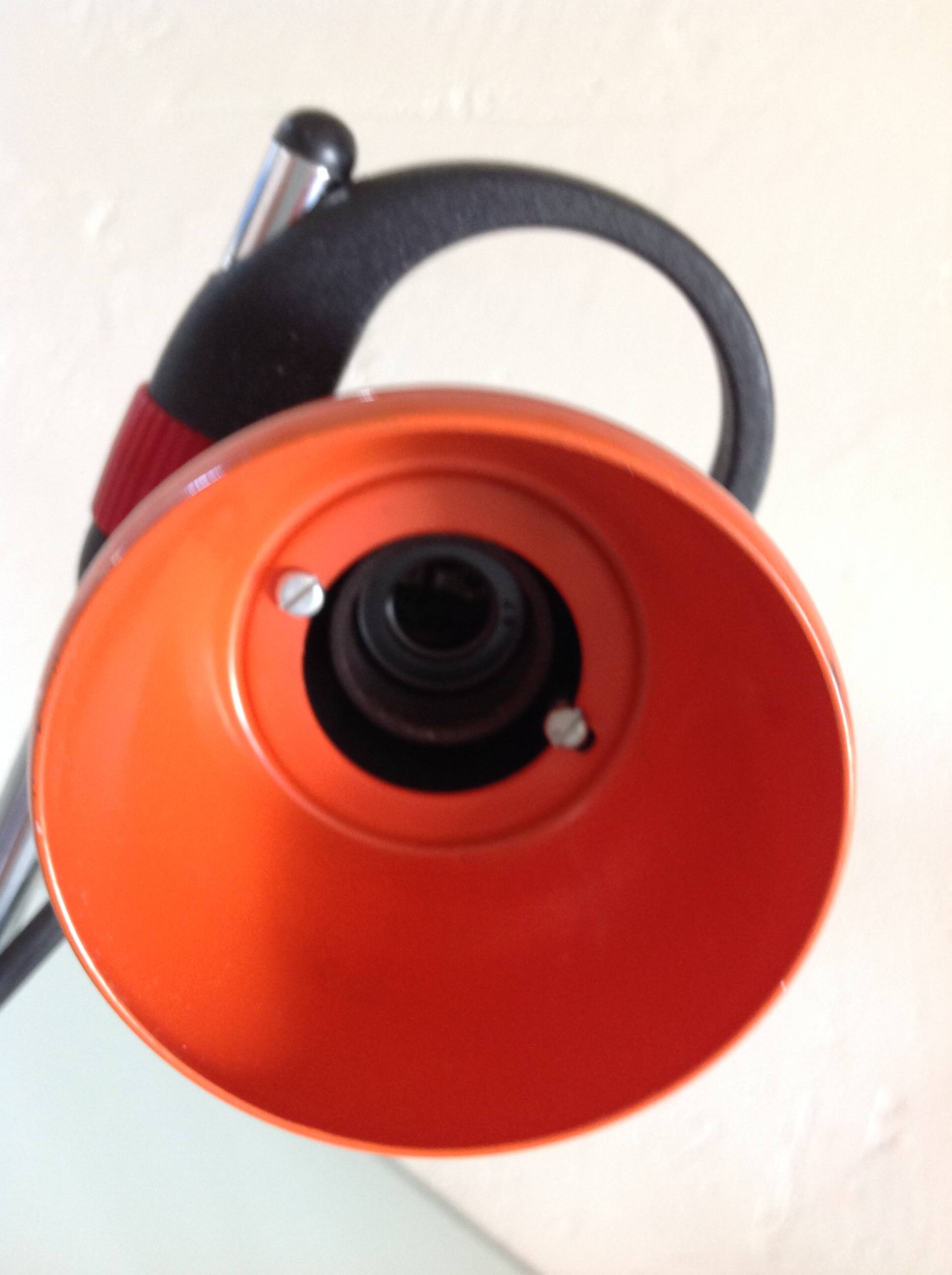 Lampe de bureau en métal orange  et noir / vintage années -60-70