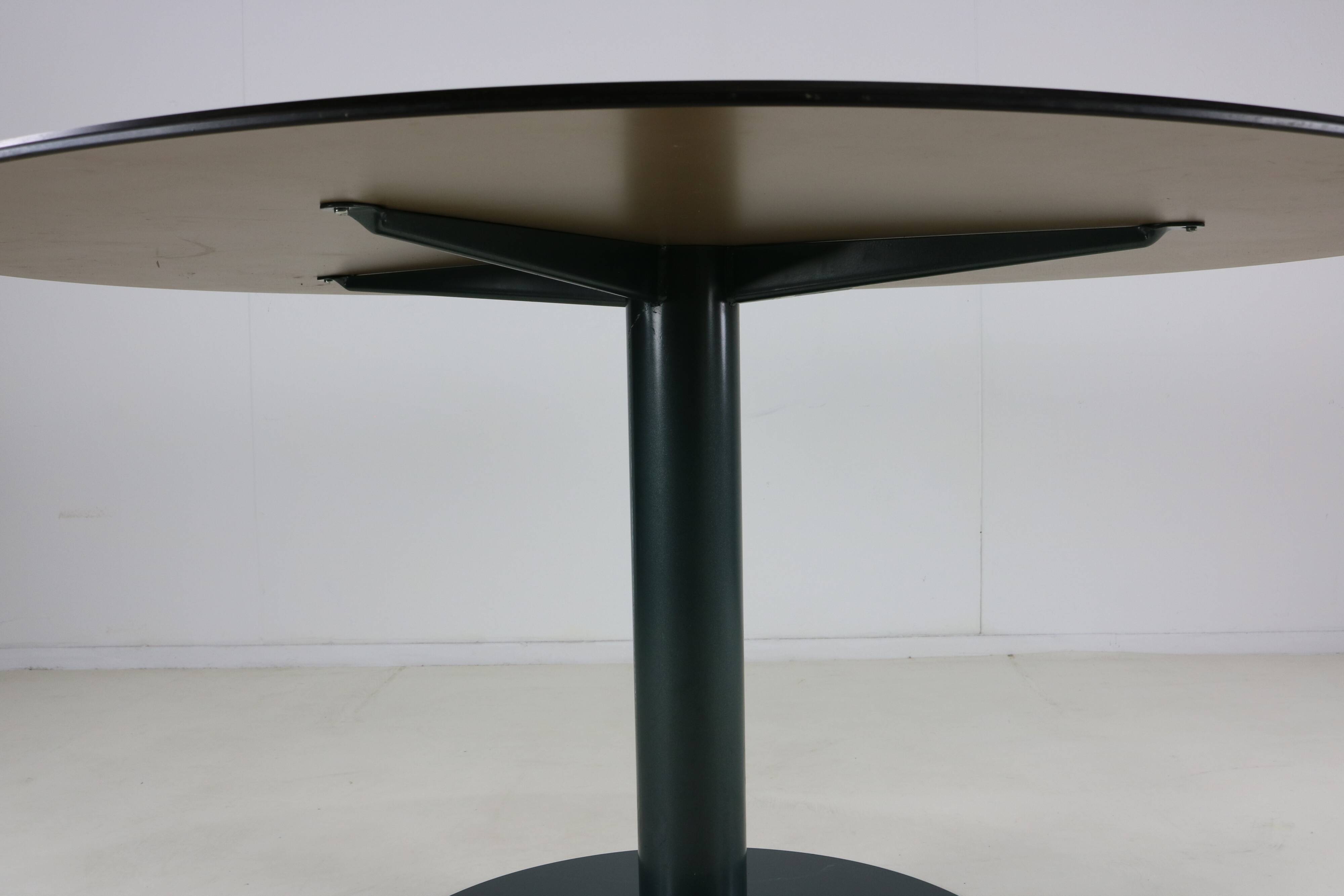 Eighties design Dutch design dining table with beautiful thin top