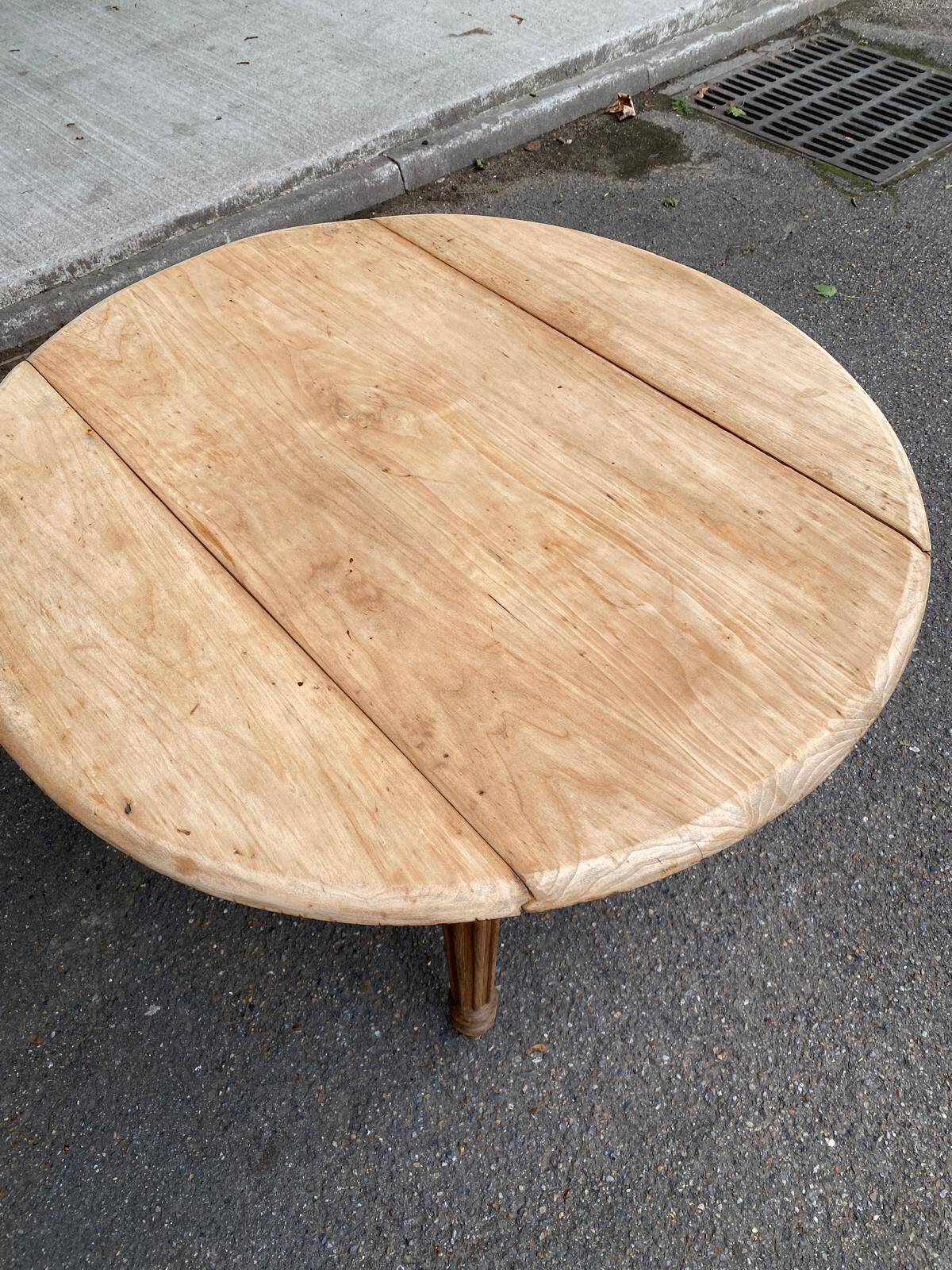 Renovated 18th century solid wood extendable round dining table with shutters