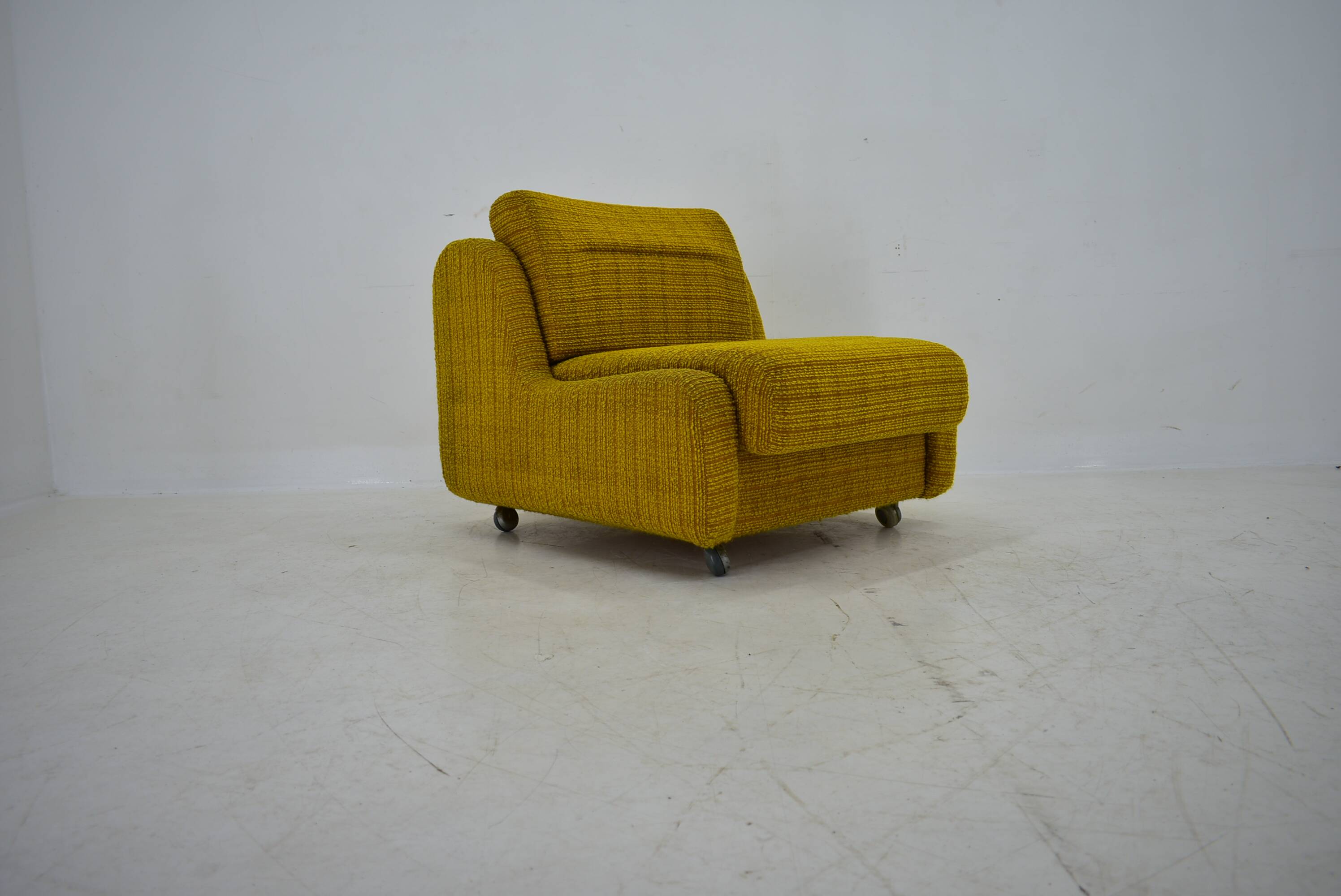 1970s architect Milan Čeček armchair Apolo 92 for Interiér Praha, Czechoslovakia