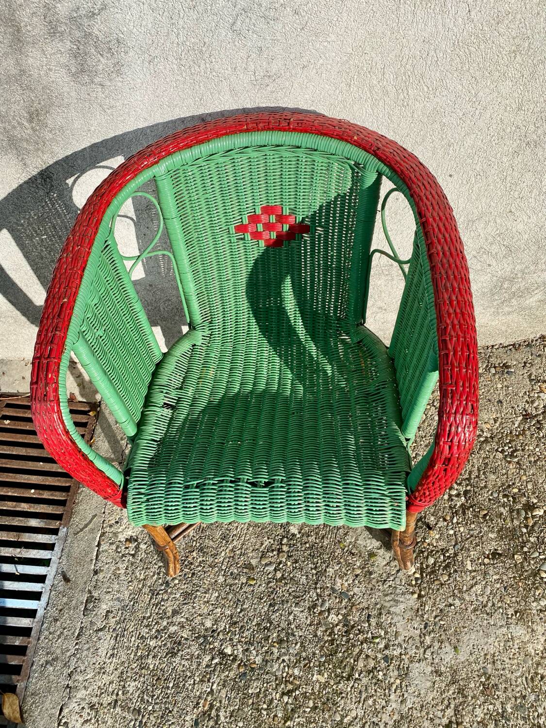 6 wicker chairs