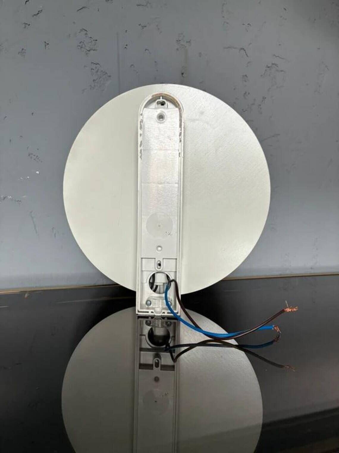 Lumiance Planeta wall lamp by Chris Hiemstra, cream aluminium, 1980s