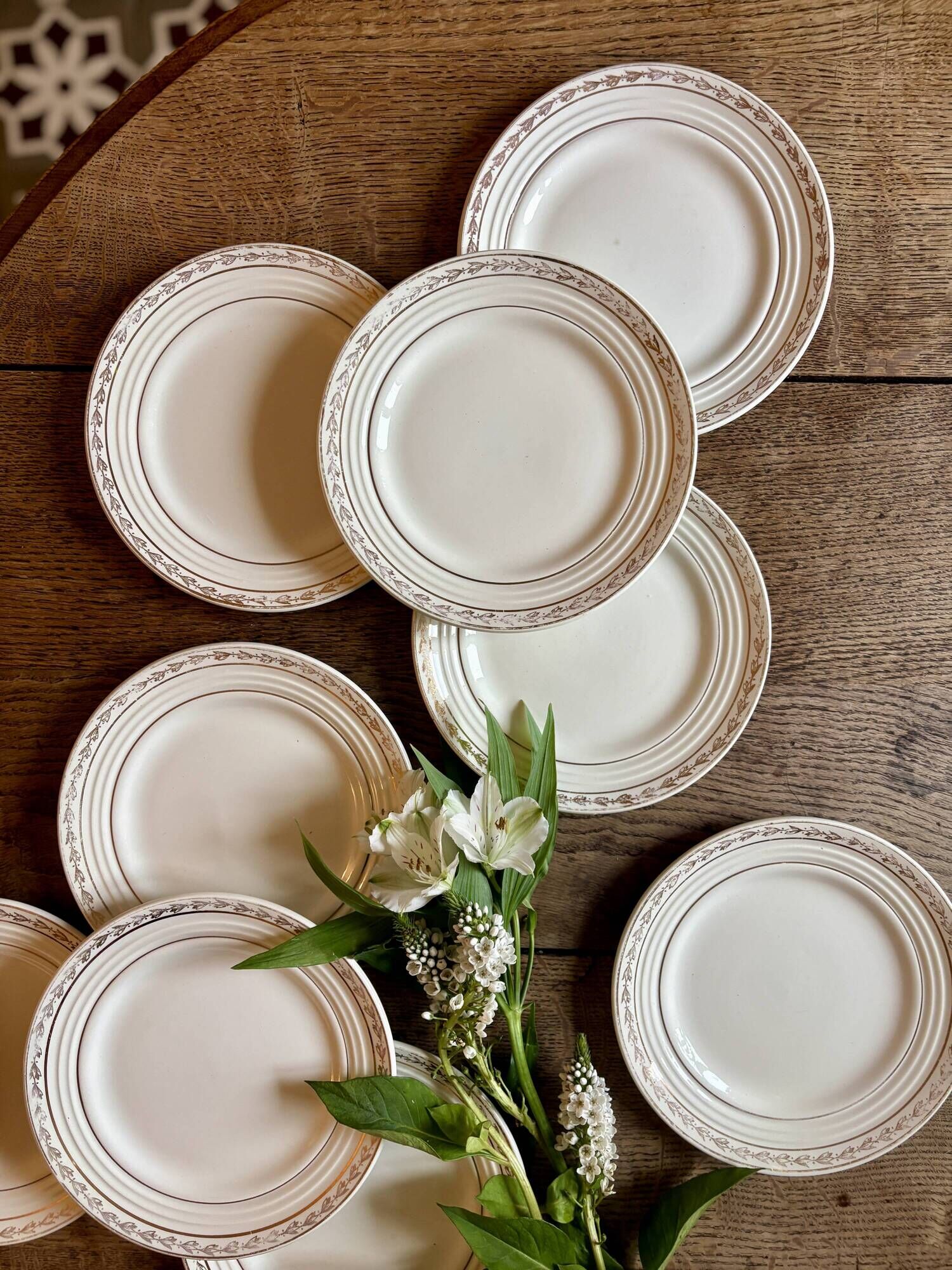 Lot de 12 assiettes à dessert vintage blanches et dorées Céranord