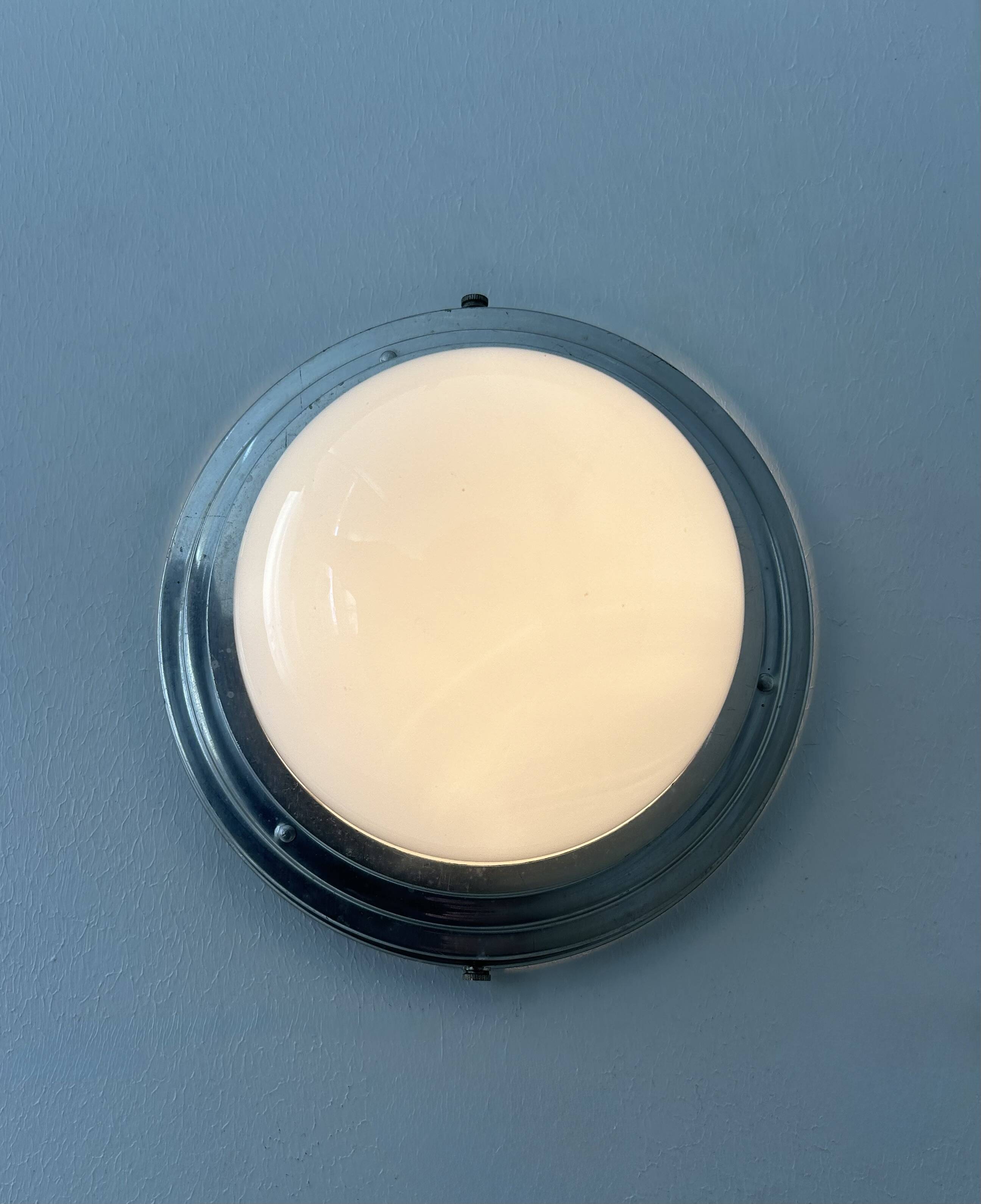 Vintage Art Deco wall lamp, chrome and opaline, France 1930