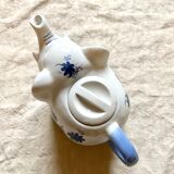 Porcelain elephant teapot
