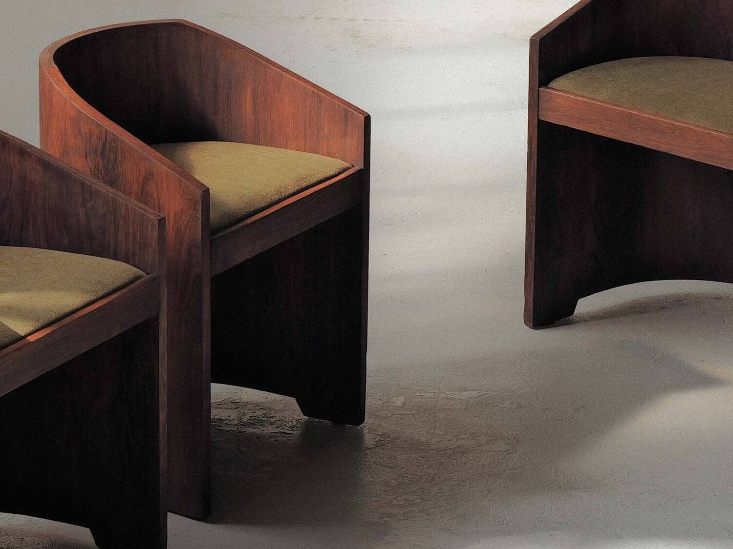 Set of 4 Art Deco armchairs in rosewood veneer, circa 1930.