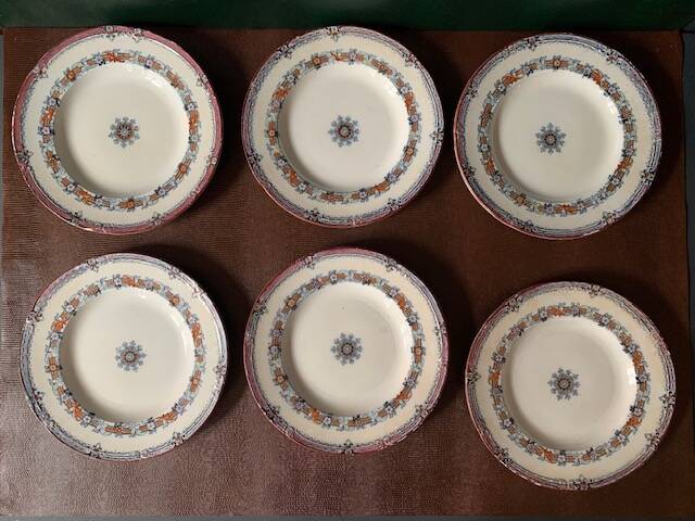 6 old English dessert plates, Wedgwood Bone, Australian model, early 20th century