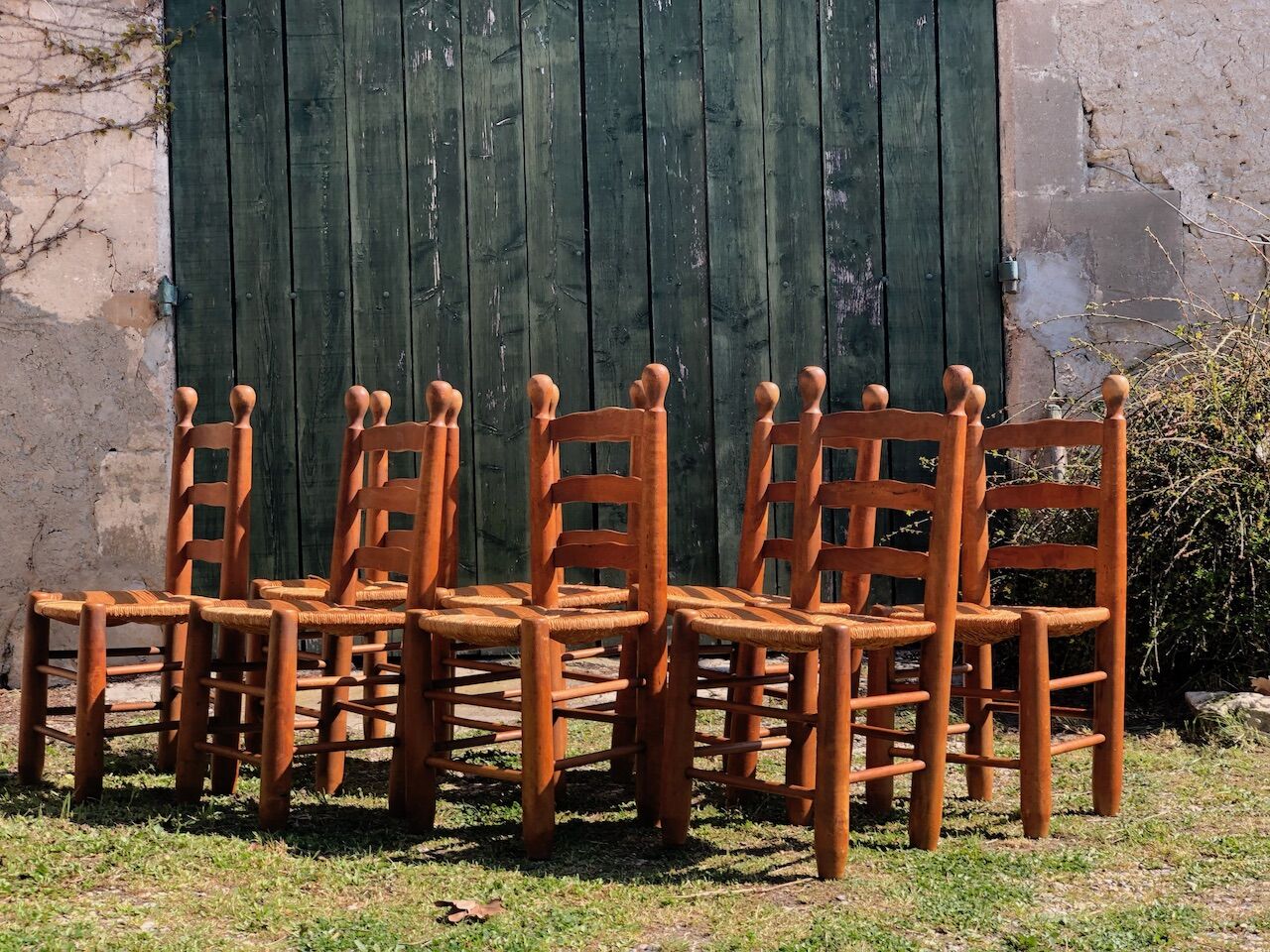 Set of 8 vintage chairs brutalized in solid oak, mulched seat 1960