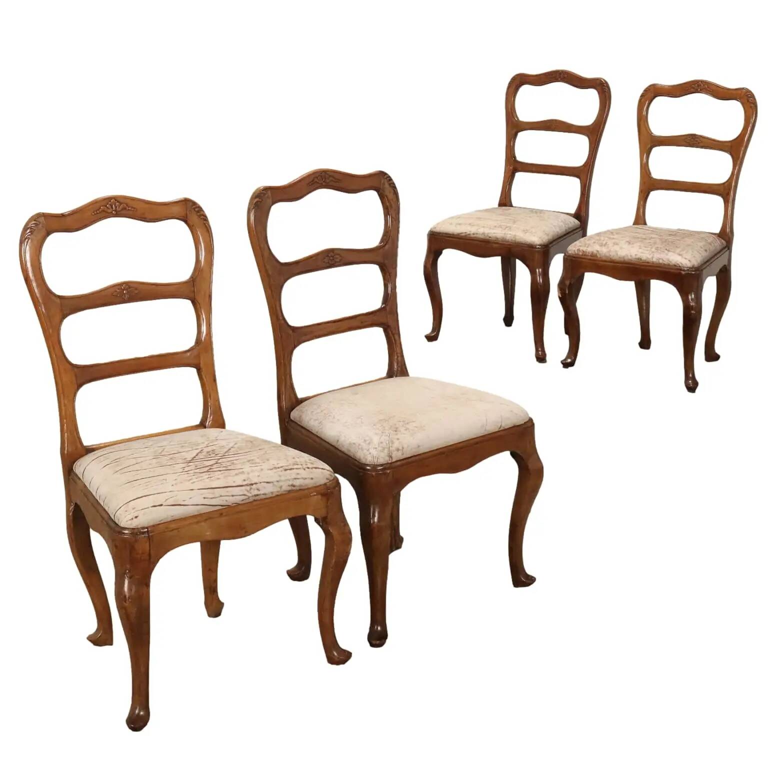 Group of 4 antique Baroque chairs in walnut, Italy, 18th century.
